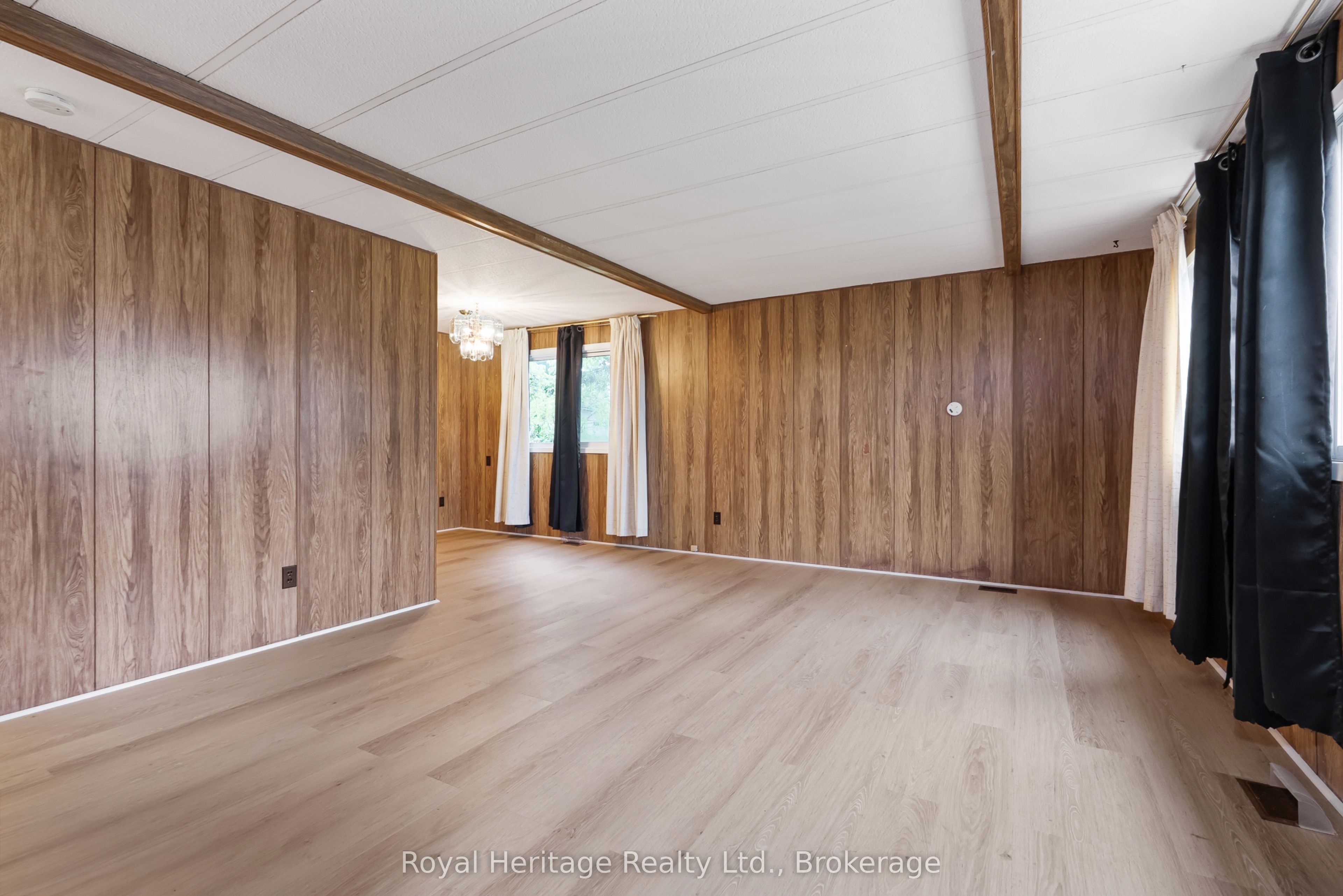 2 Fenelon Way, Kawartha Lakes, ON K9V 4R3 photo 4