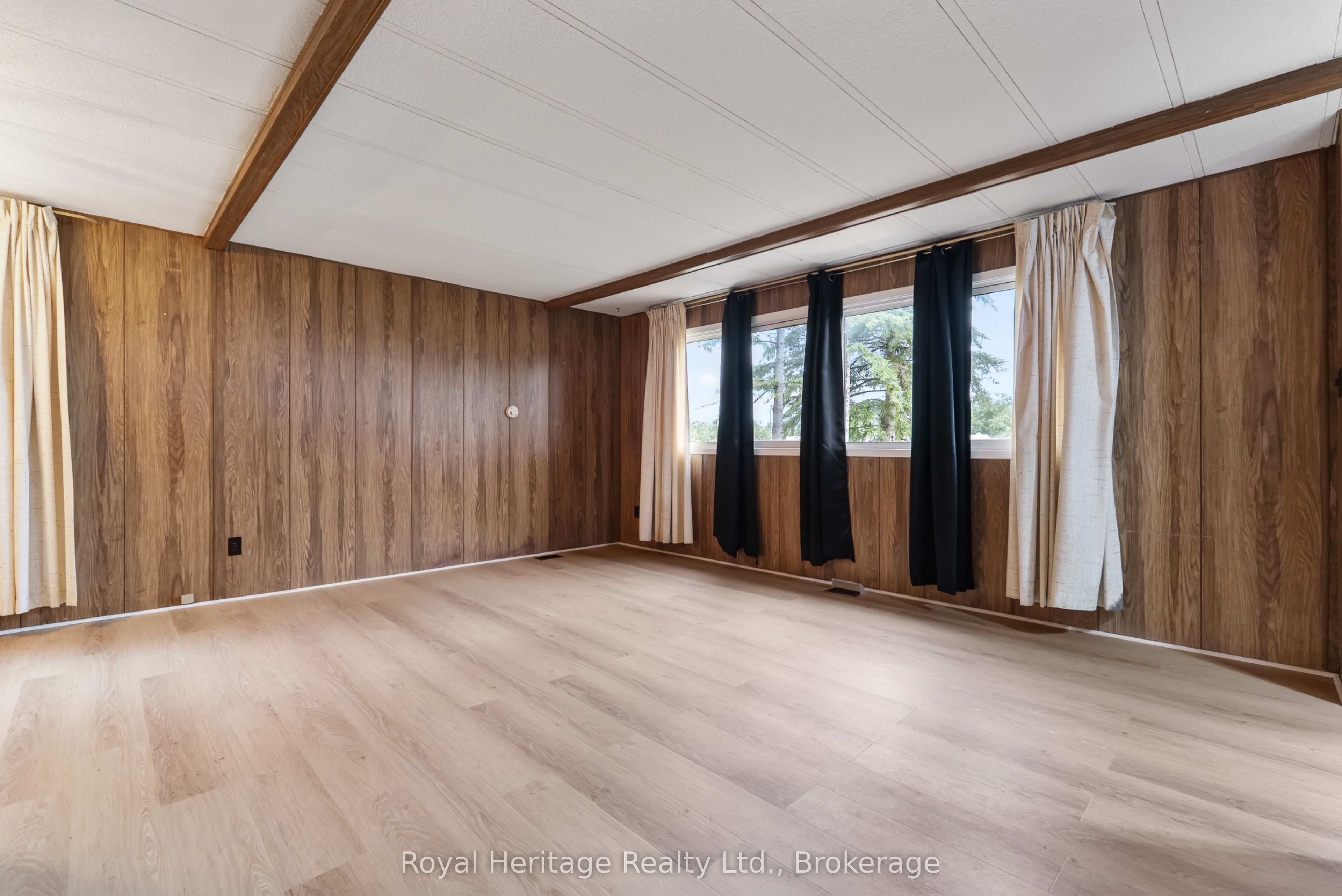2 Fenelon Way, Kawartha Lakes, ON K9V 4R3 photo 5