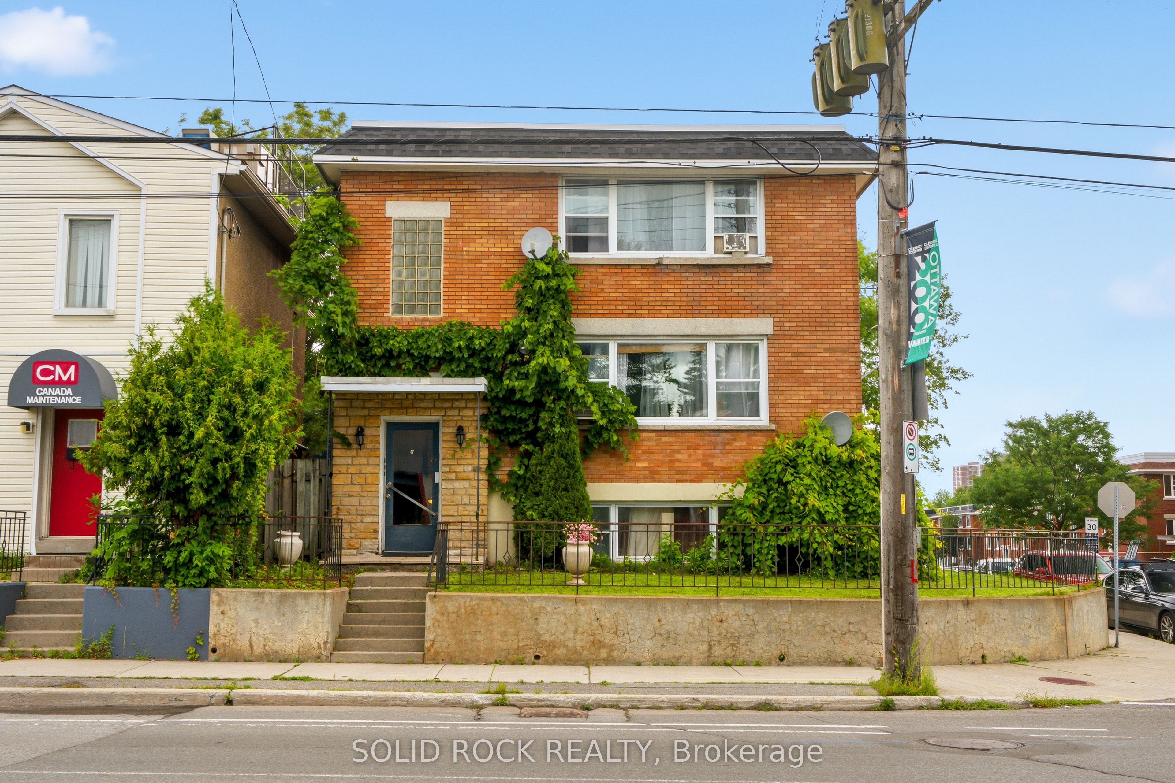 289 Mcarthur Avenue, Vanier and Kingsview Park, ON K1L 6P3 photo 2