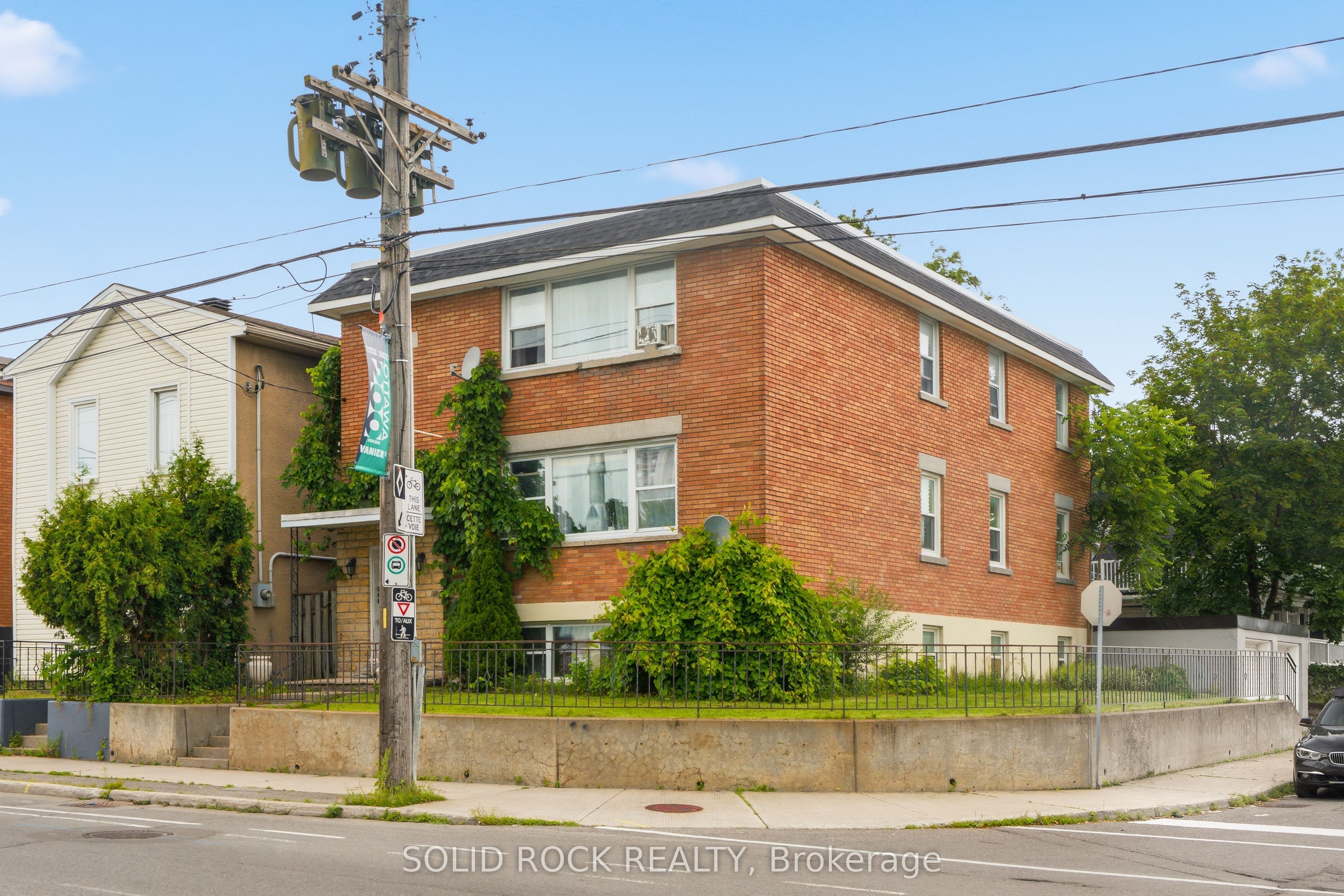 289 Mcarthur Avenue, Vanier and Kingsview Park, ON K1L 6P3 photo 3