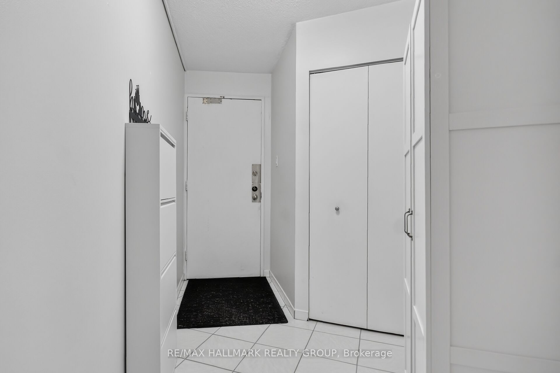 1380 Prince Of Wales Drive 304, Mooneys Bay - Carleton Heights and Area, ON K2C 3N5 photo 3