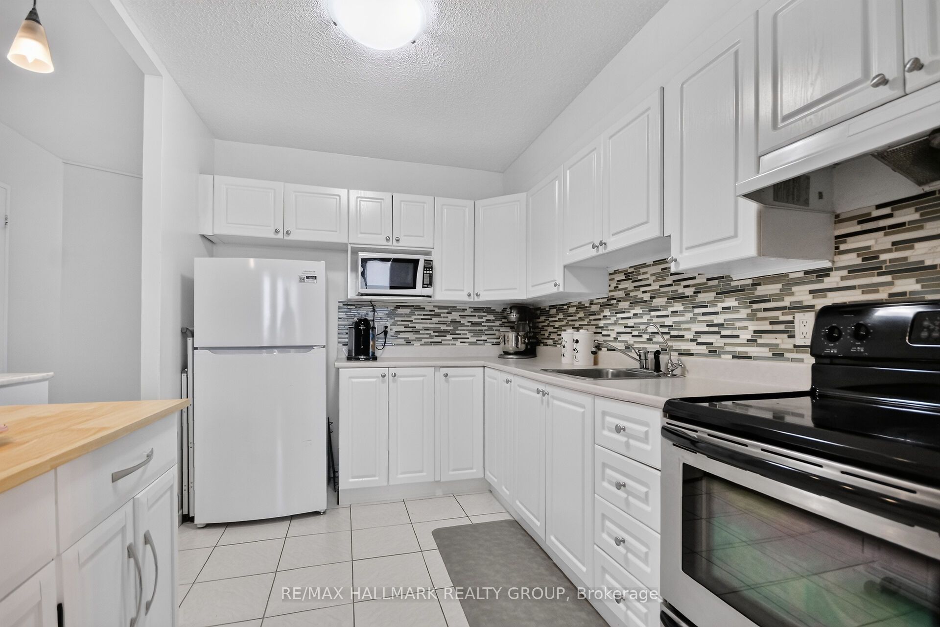 1380 Prince Of Wales Drive 304, Mooneys Bay - Carleton Heights and Area, ON K2C 3N5 photo 5