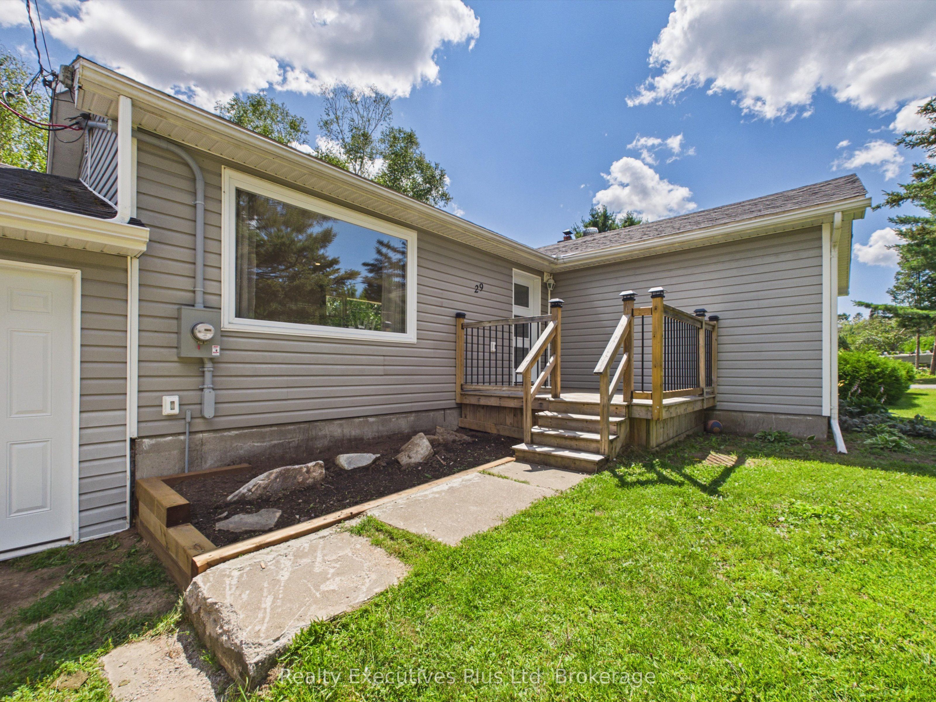 29 Queen Street, Sundridge, ON P0A 1Z0 photo 3
