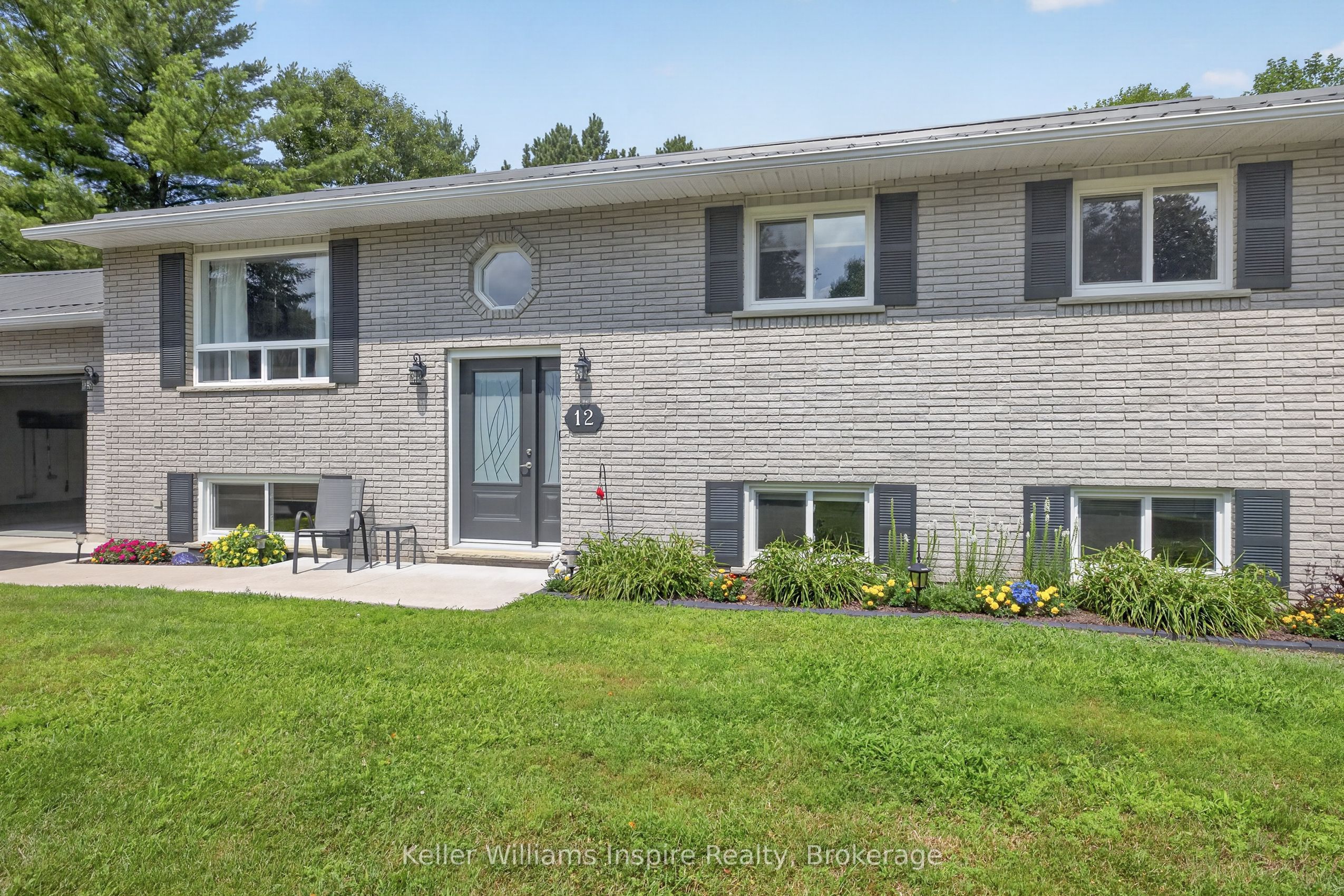 12 Jamie Crescent, Petawawa, ON K8H 3N2 photo 2