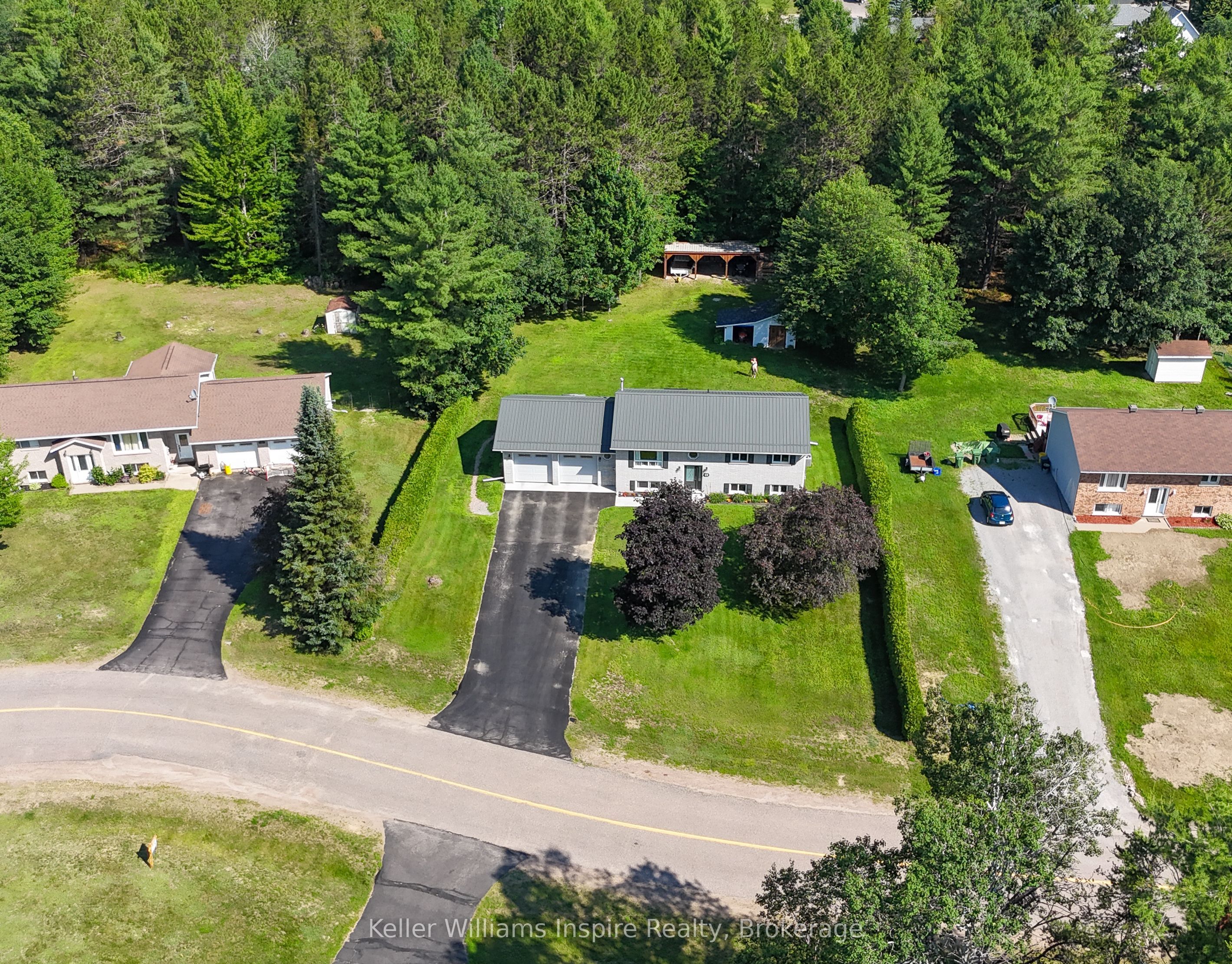 12 Jamie Crescent, Petawawa, ON K8H 3N2 photo 3