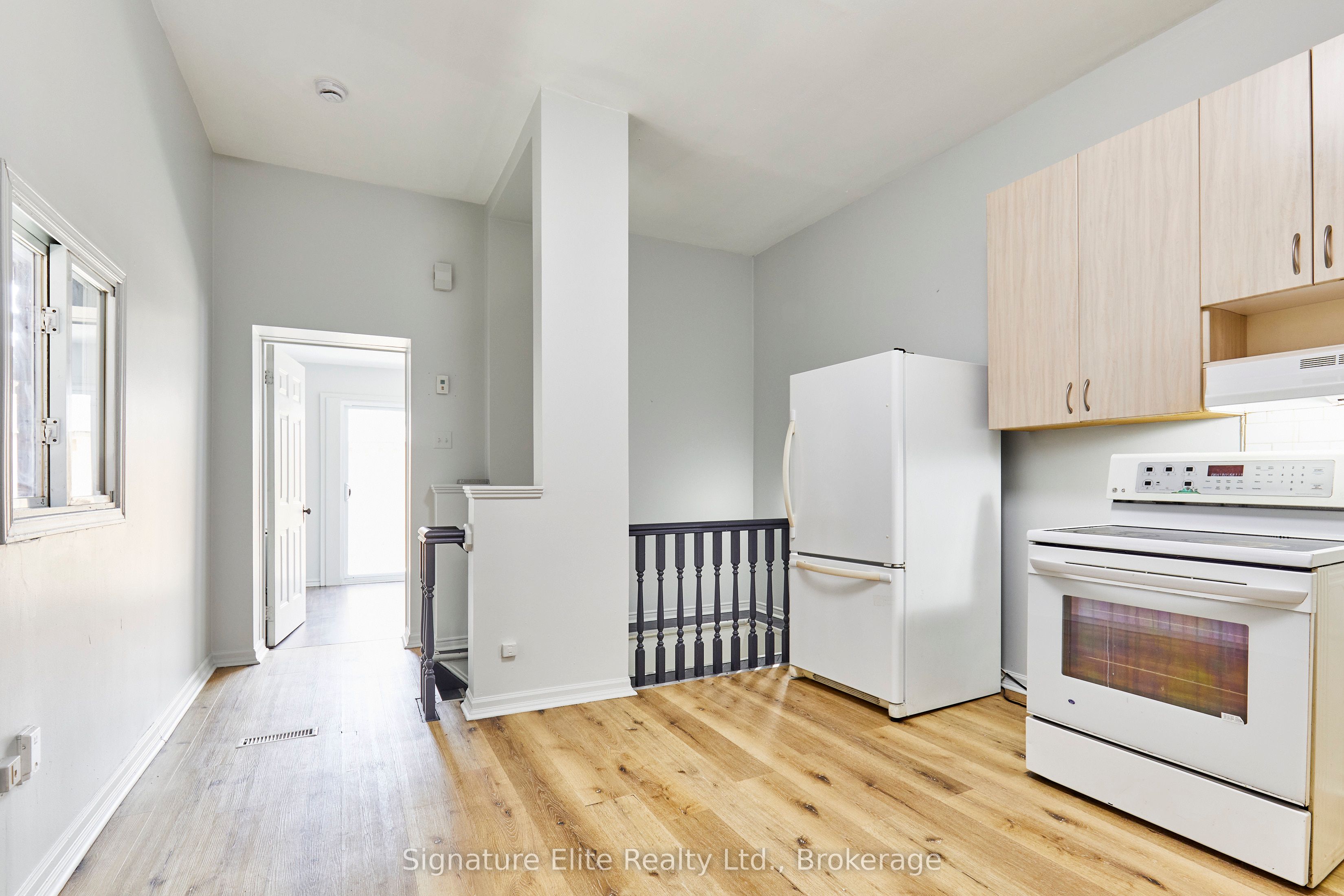 363 Barton Street E 3, Hamilton, ON L8L 2X8