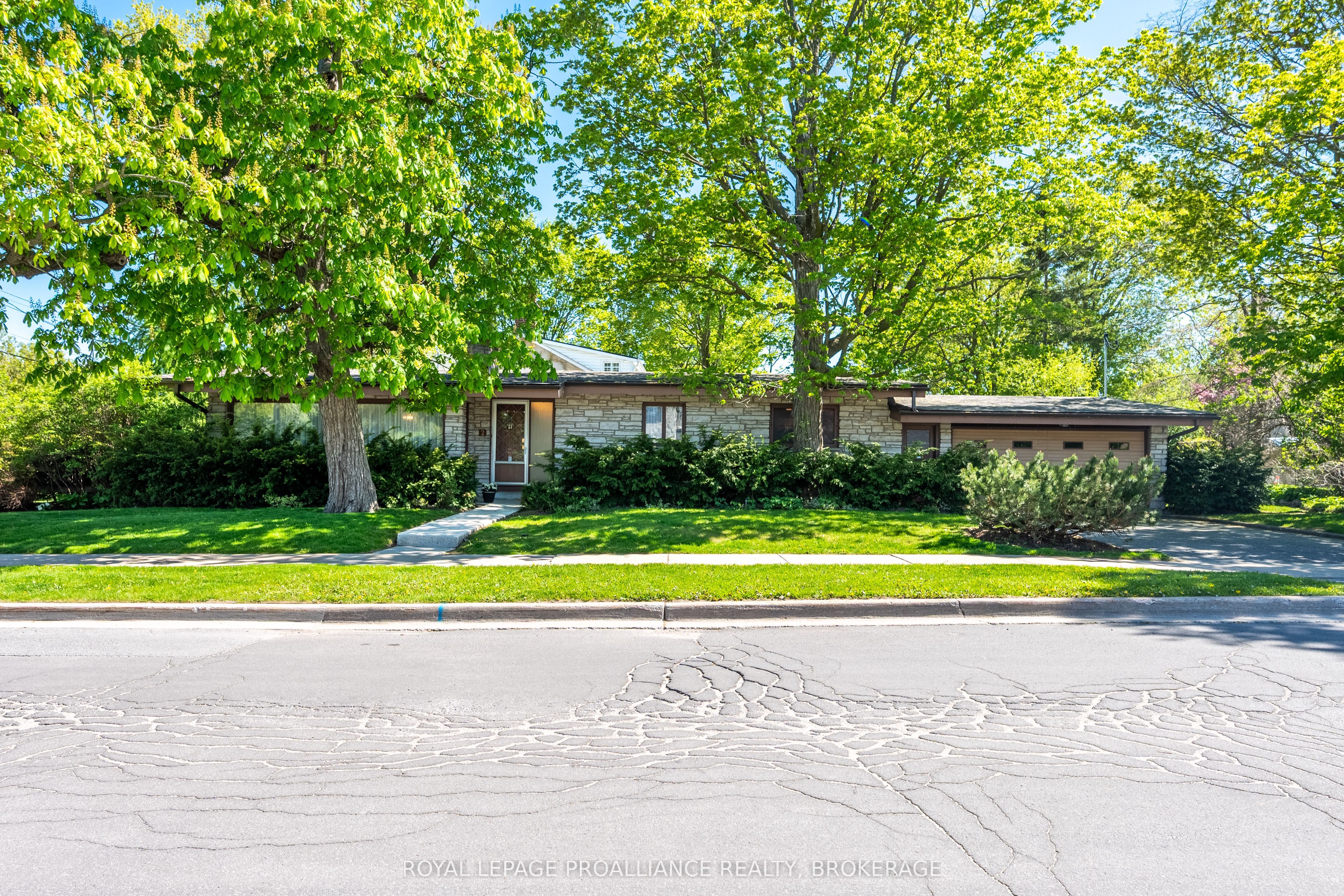 2 Churchill Street, Kingston, ON K7M 2K5