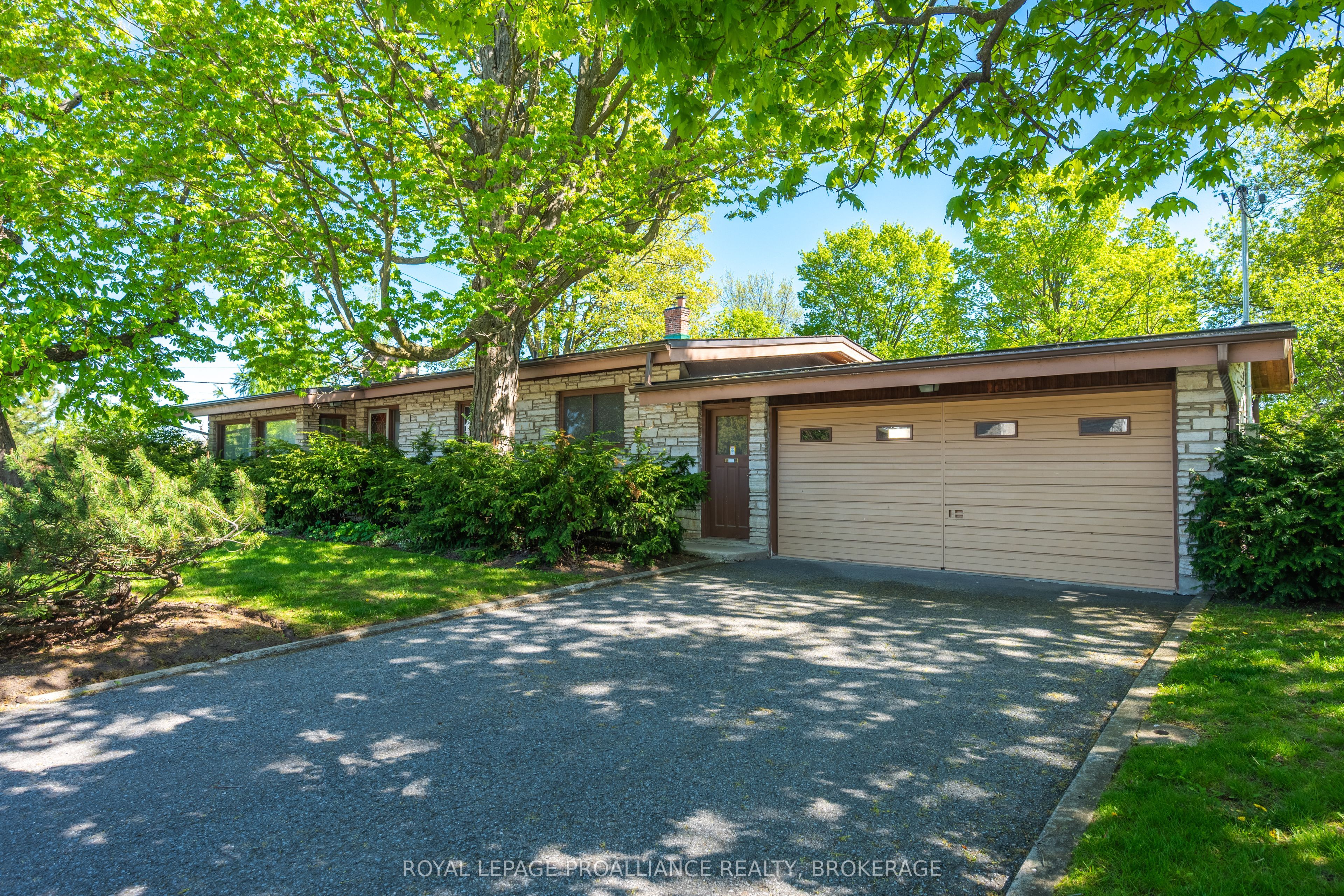 2 Churchill Street, Kingston, ON K7M 2K5 photo 2