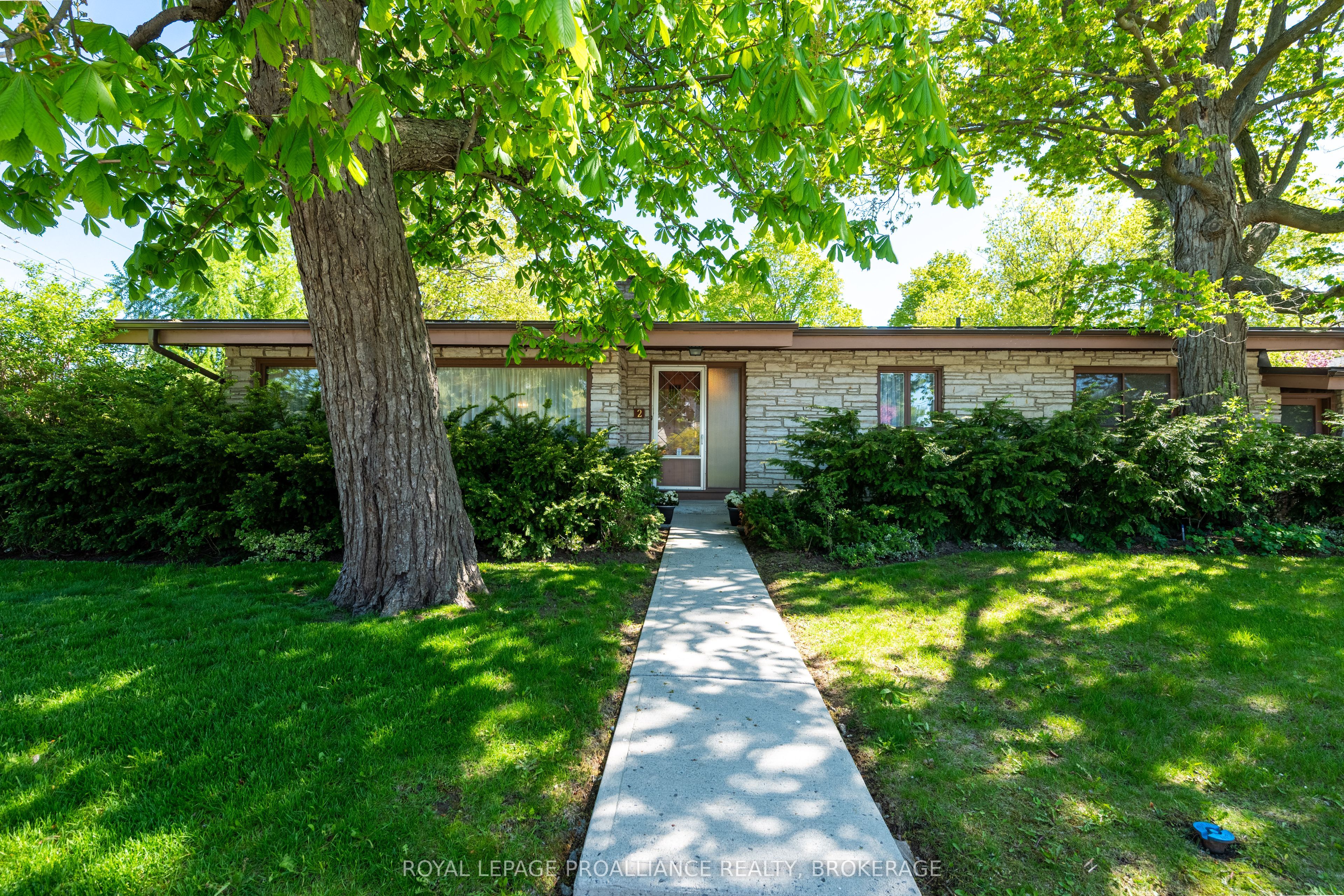 2 Churchill Street, Kingston, ON K7M 2K5 photo 5