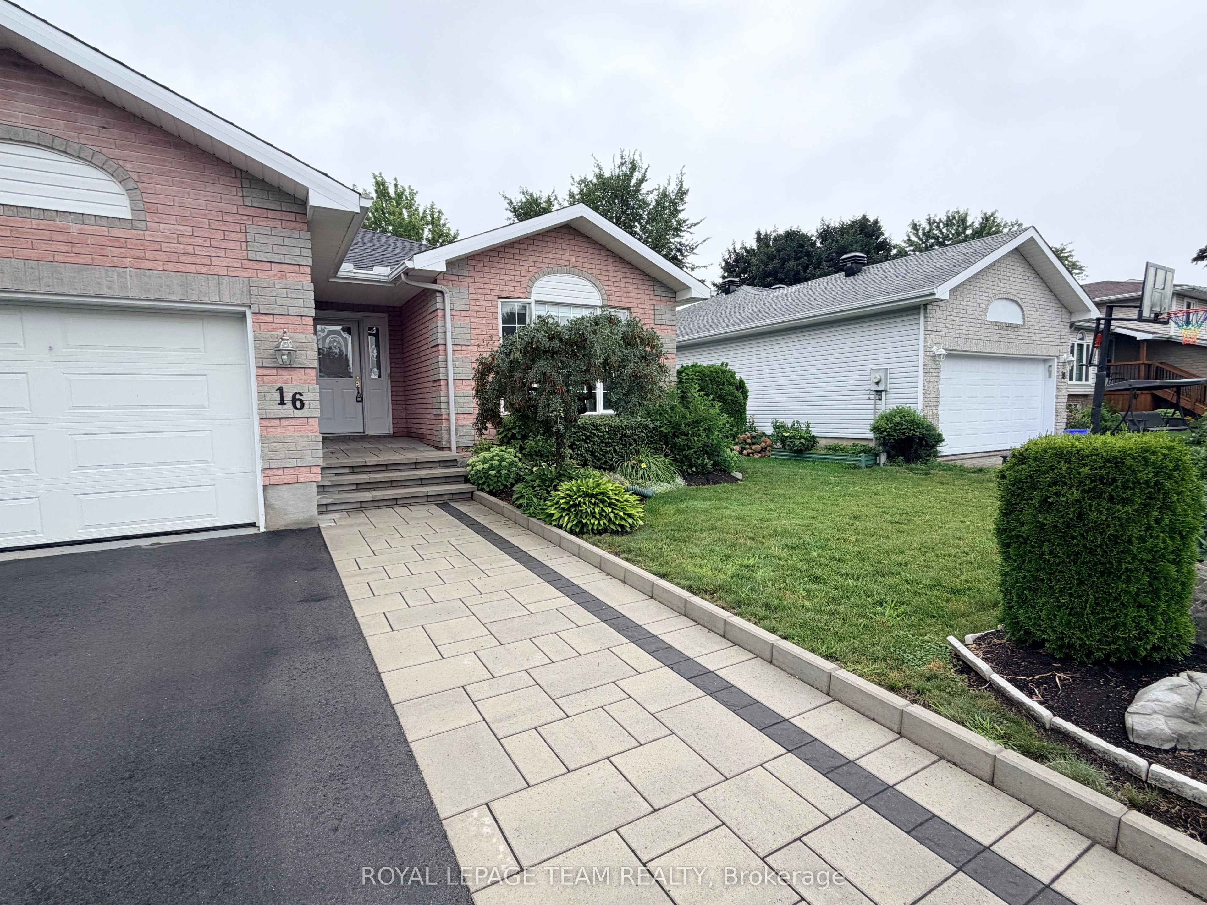 16 Fairview Crescent, Arnprior, ON K7S 3V7 photo 3