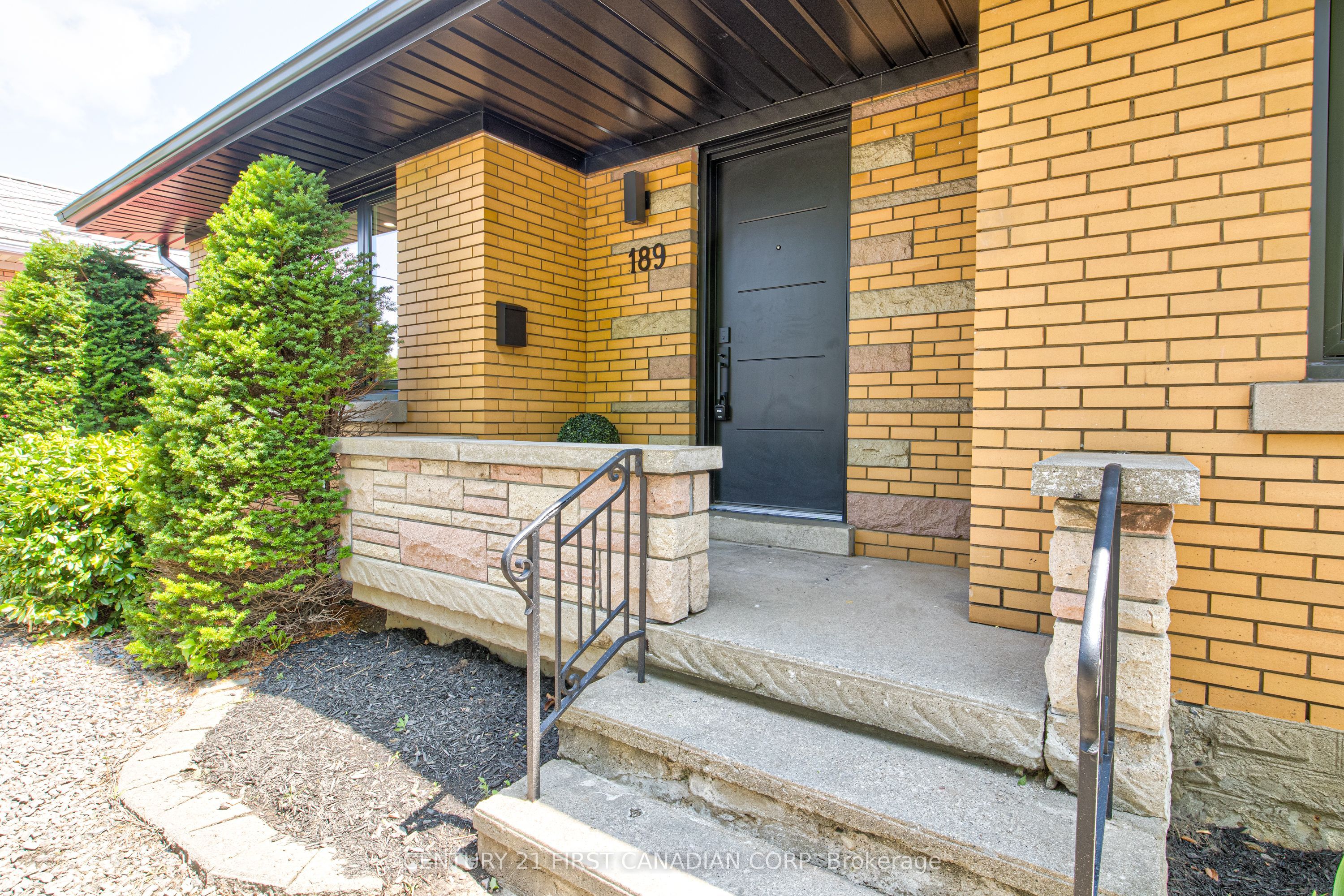 189 EIGHTH Avenue, Kitchener, ON N2C 1S5 photo 4
