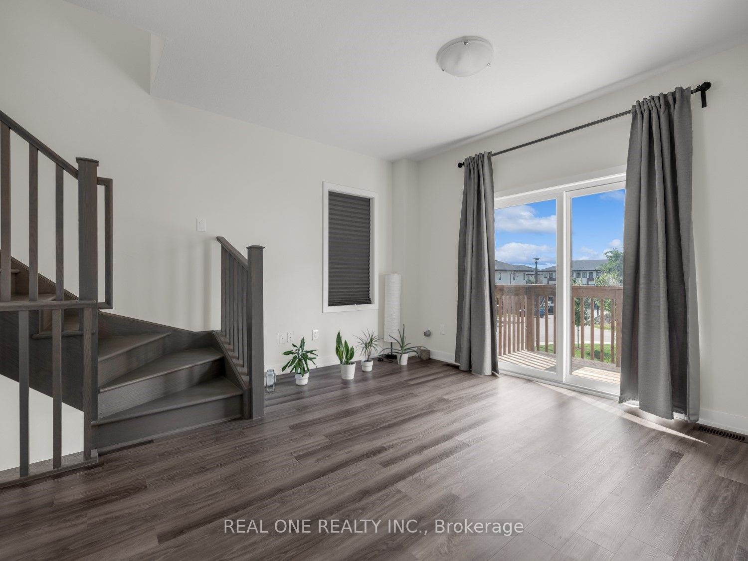 1 Markle Crescent, Hamilton, ON L9G 0H3 photo 3