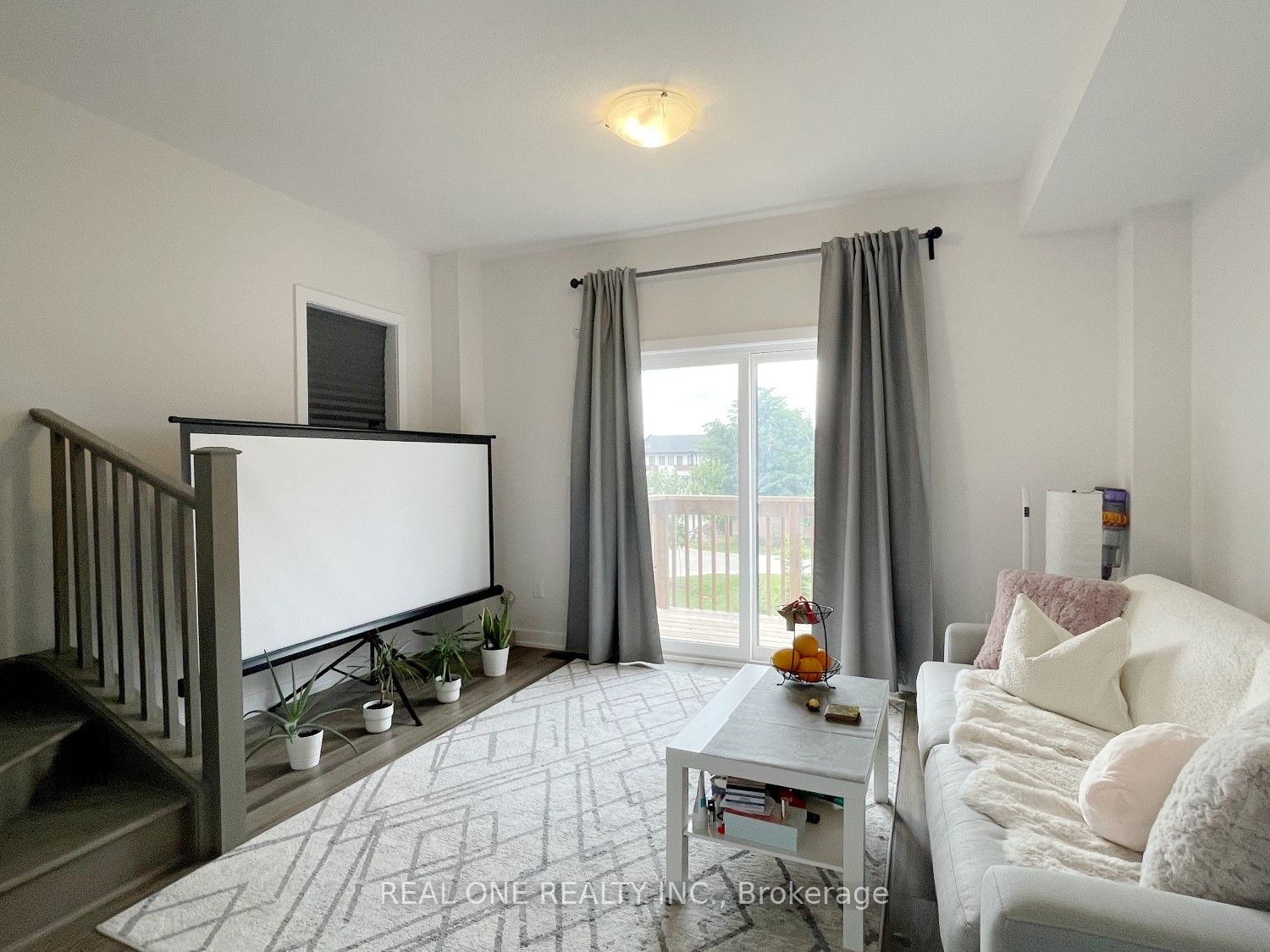 1 Markle Crescent, Hamilton, ON L9G 0H3 photo 4