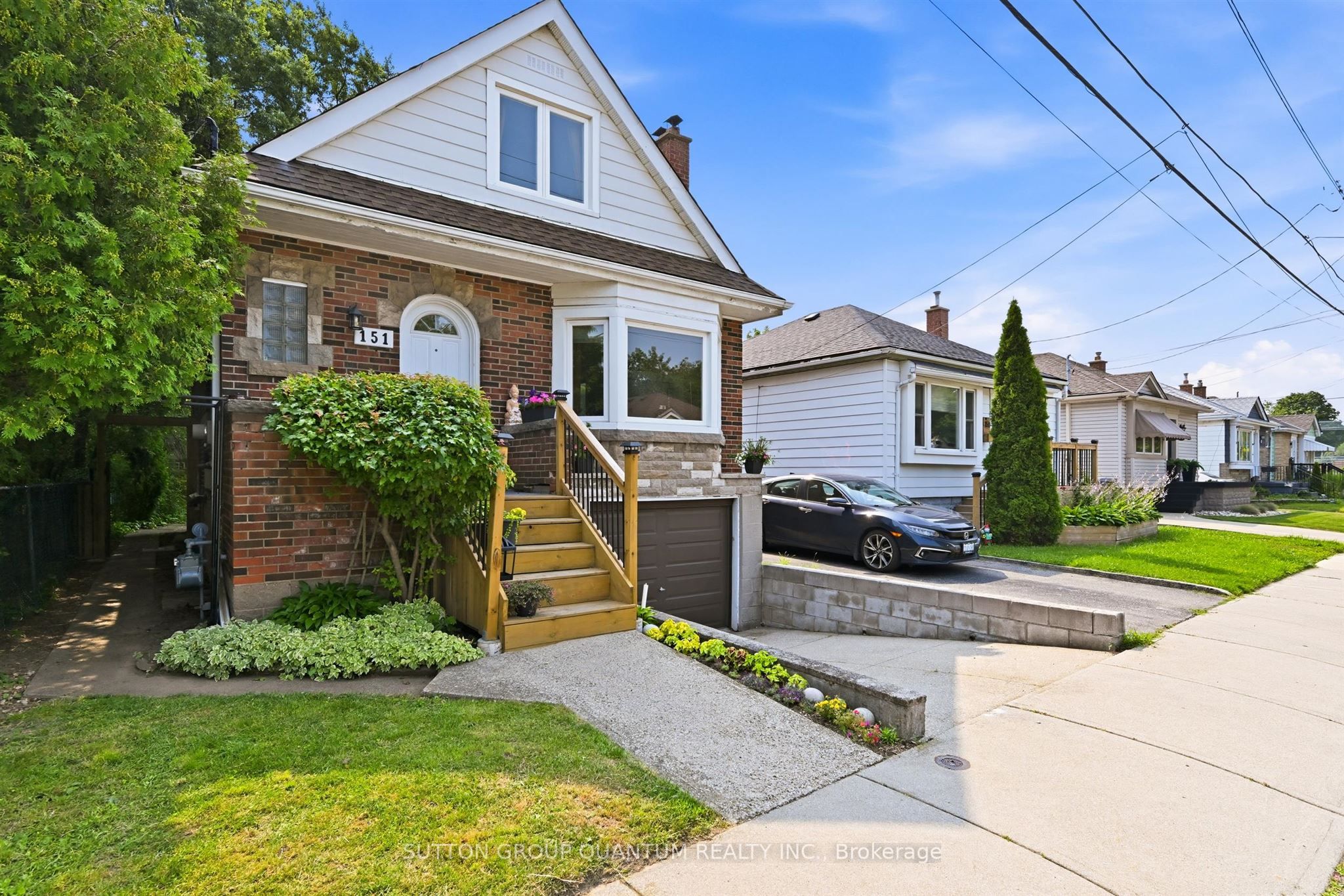 151 N East 16th Street, Hamilton, ON L9A 4J4 photo 2