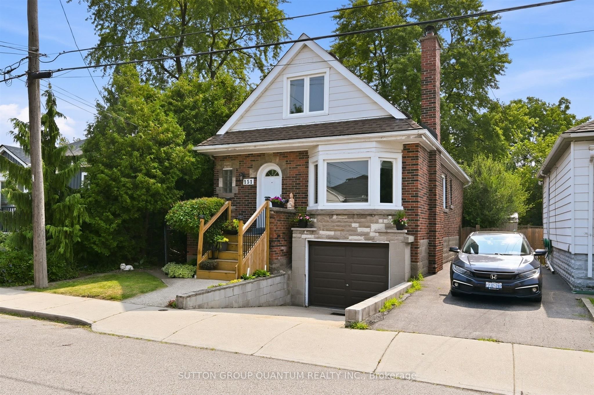 151 N East 16th Street, Hamilton, ON L9A 4J4 photo 3