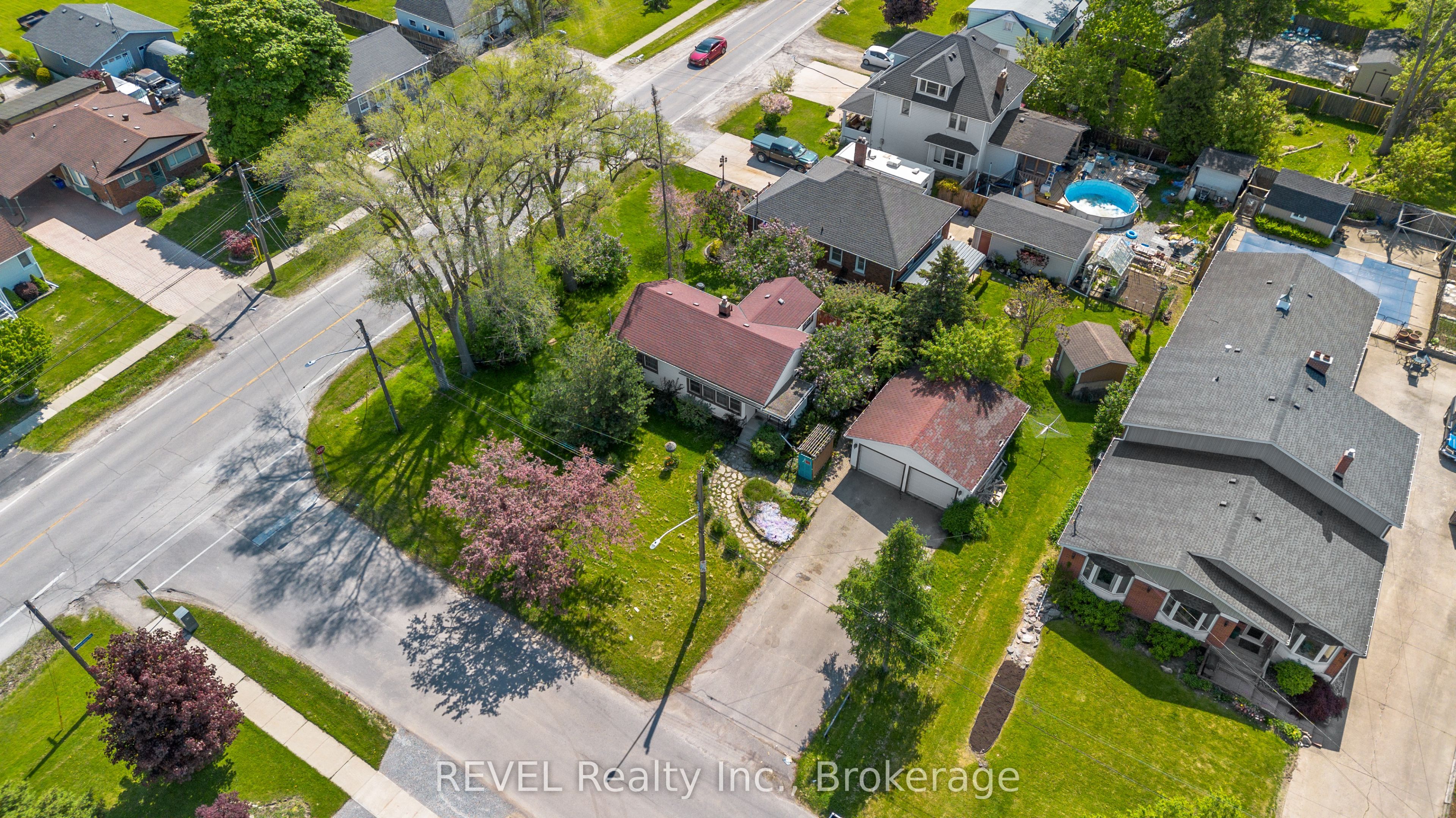 7962 Booth Street, Niagara Falls, ON L2H 1E8