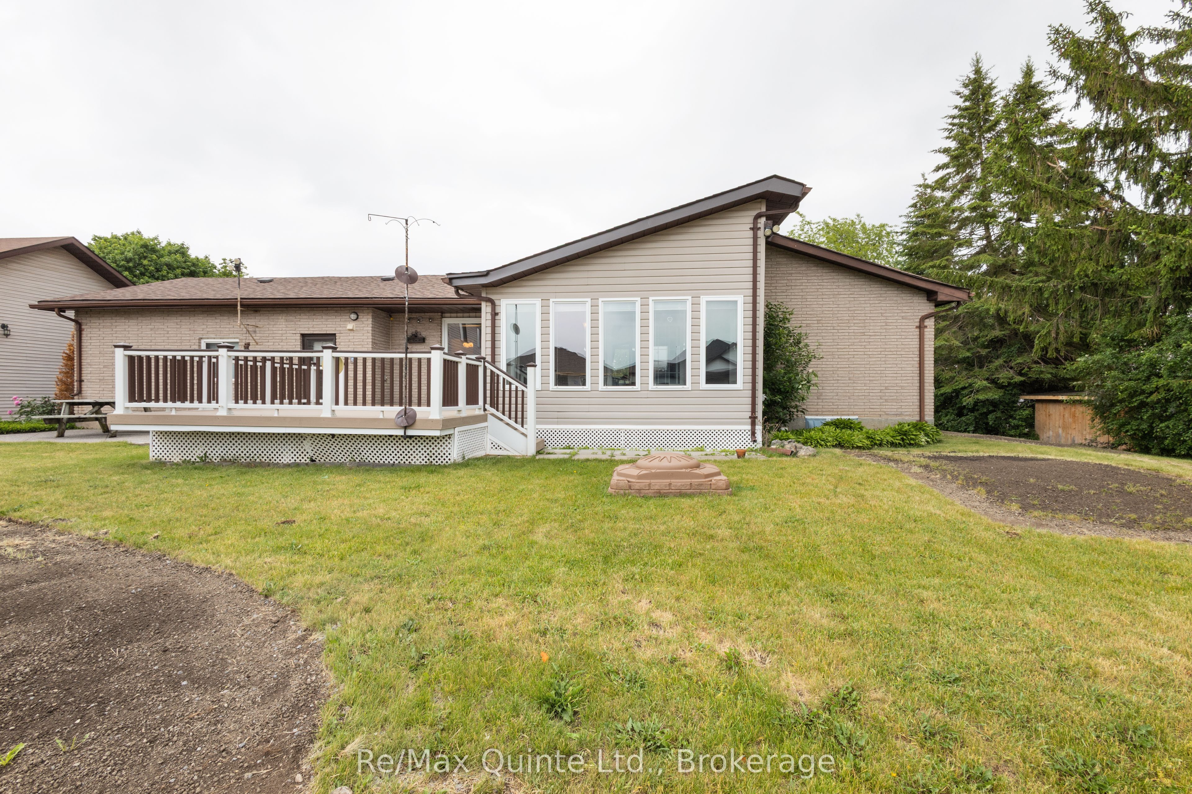 366 Farnham Road, Belleville, ON K8N 4Z5 photo 4