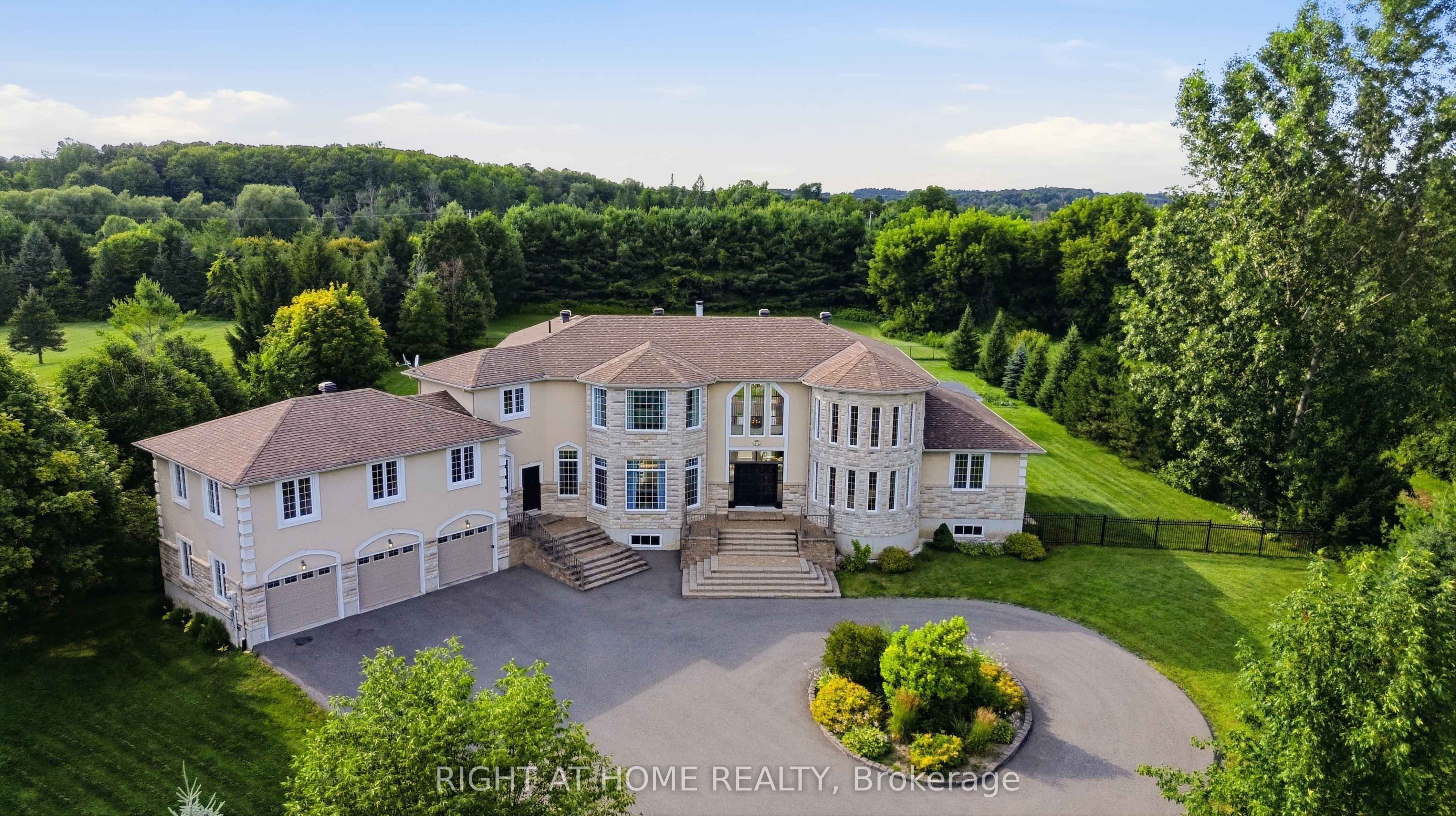 1607 Landel Drive, Kanata, ON K2W 1C2 photo 2