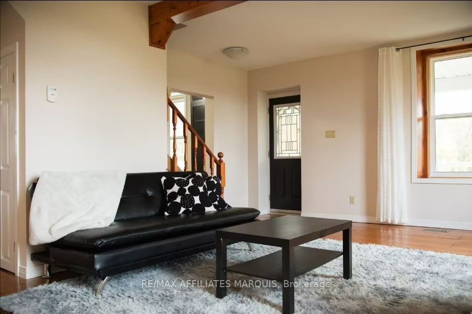 5870 Roger Stevens Drive, Montague, ON K7A 4S6