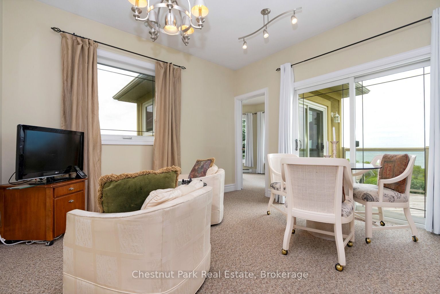 133 Lakeshore Road E, Blue Mountains, ON L9Y 0N1 photo 4
