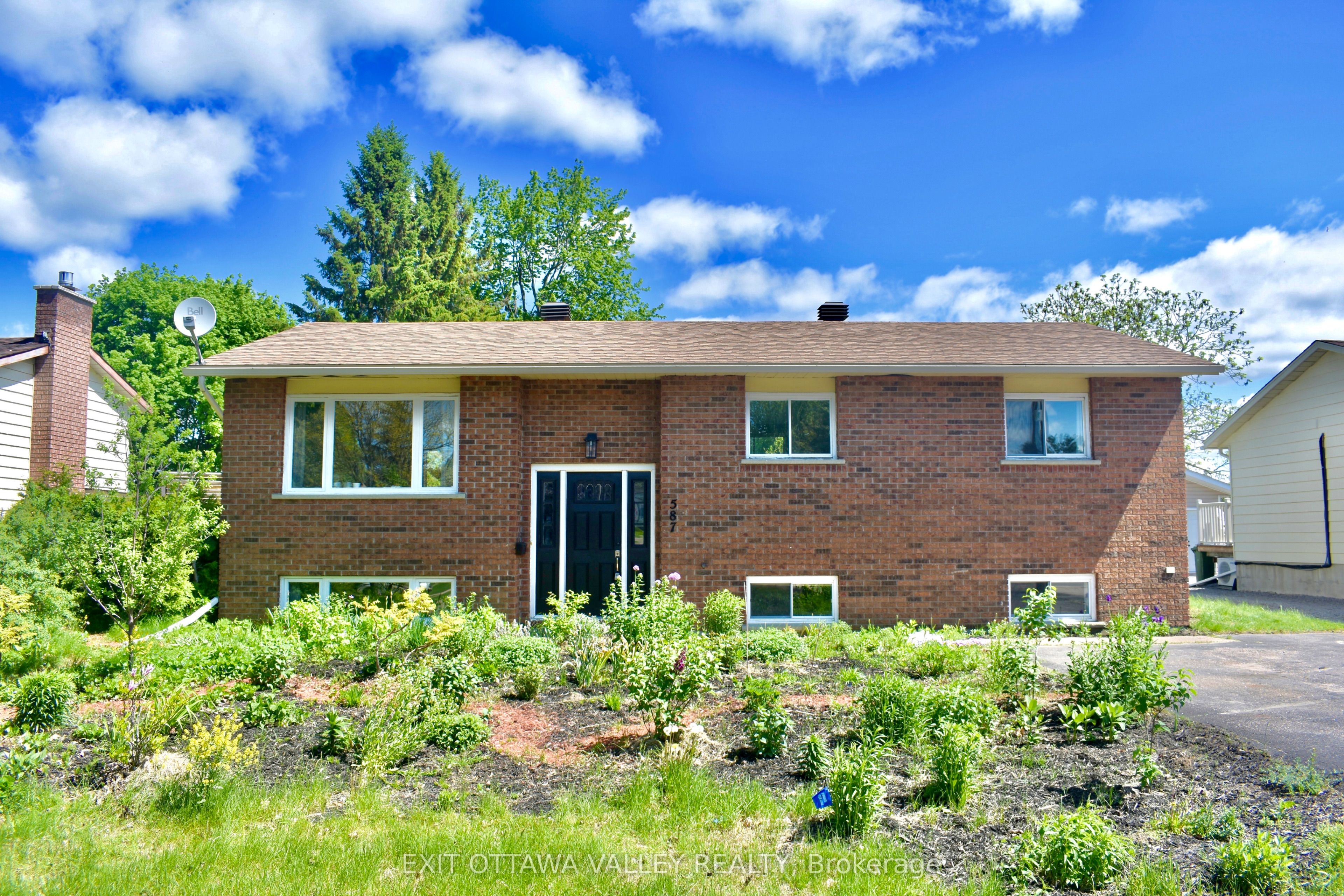 587 Alfred Street E, Pembroke, ON K8A 8A2