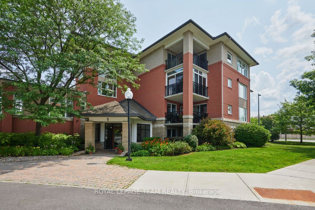 1 Meridian Place 205, South of Baseline to Knoxdale, ON K2G 6N1