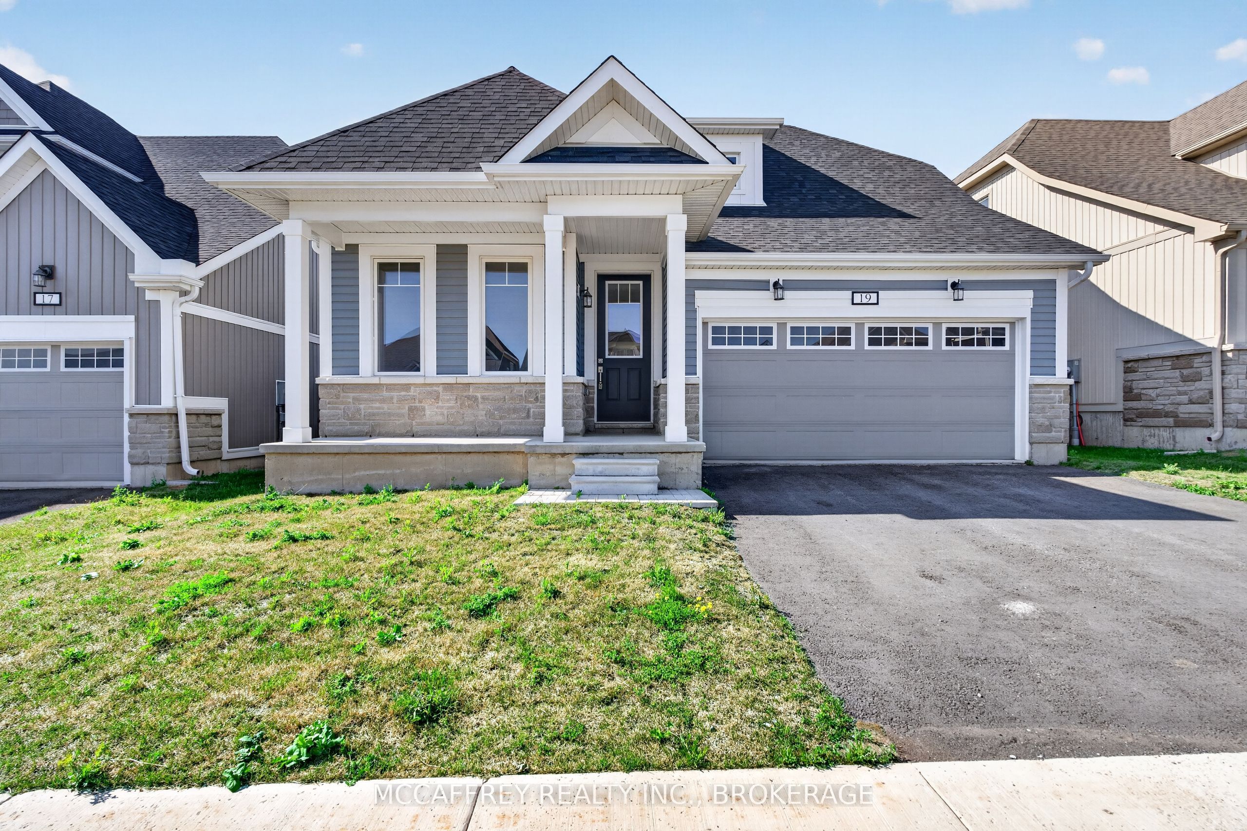 19 Oakmont Drive, Loyalist, ON K0H 1G0