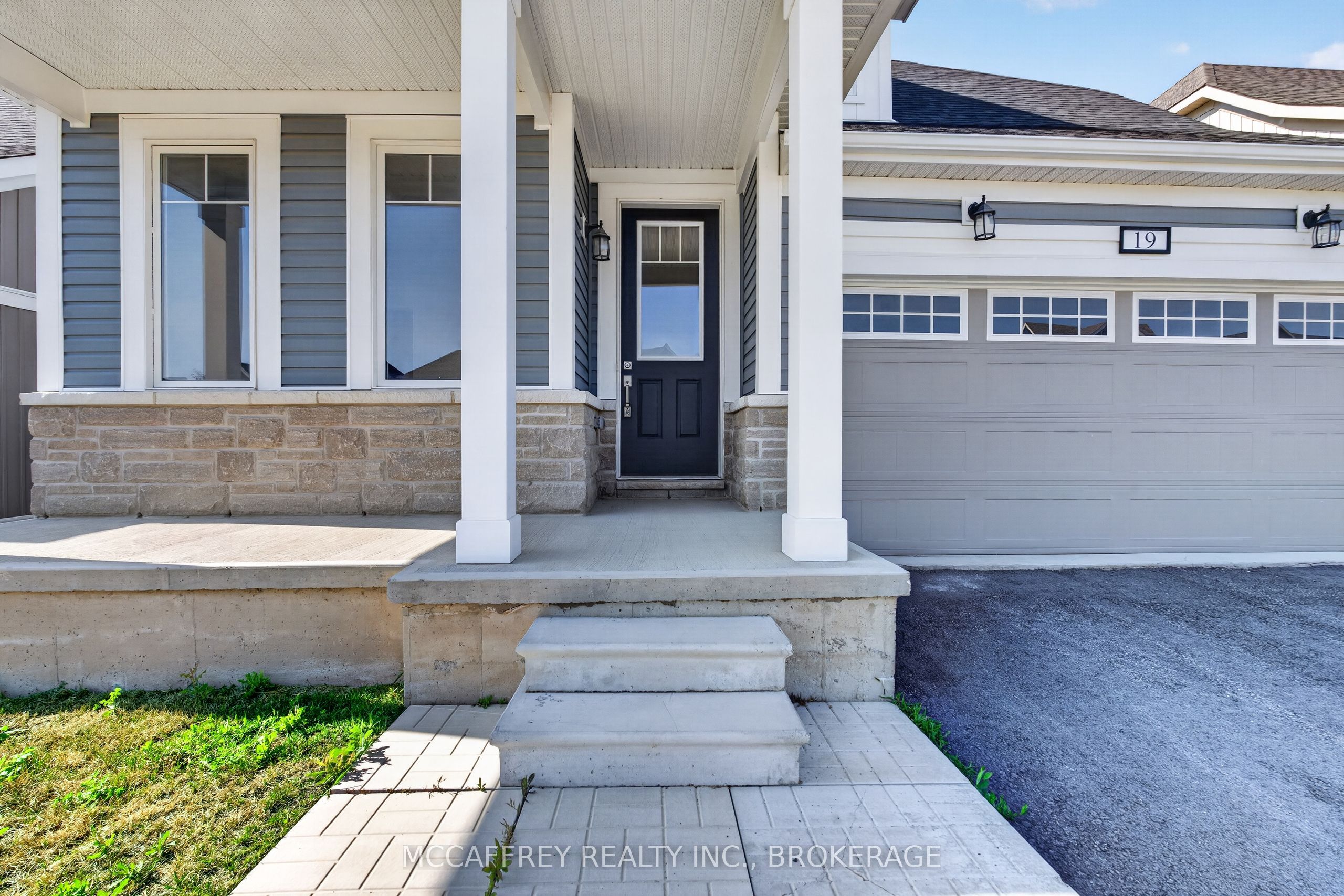 19 Oakmont Drive, Loyalist, ON K0H 1G0 photo 2