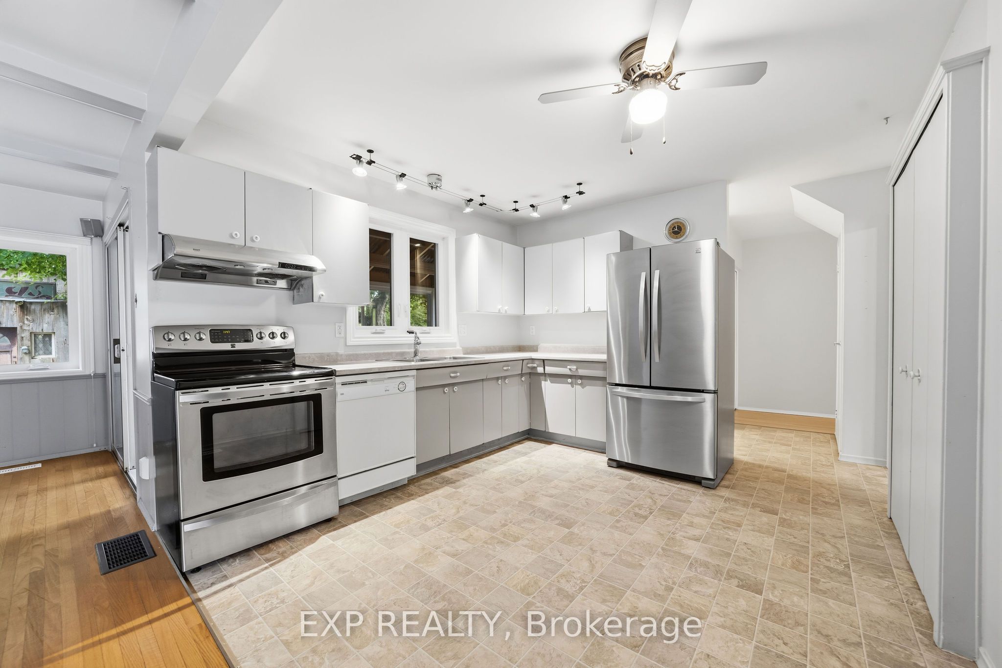 42 Queen Mary Crescent, London North, ON N6H 4B4 photo 4