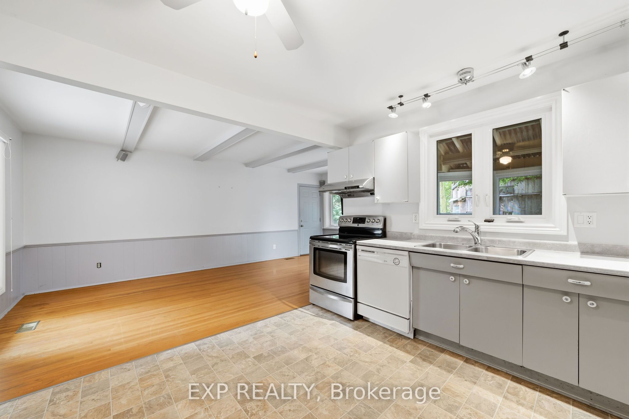 42 Queen Mary Crescent, London North, ON N6H 4B4 photo 5