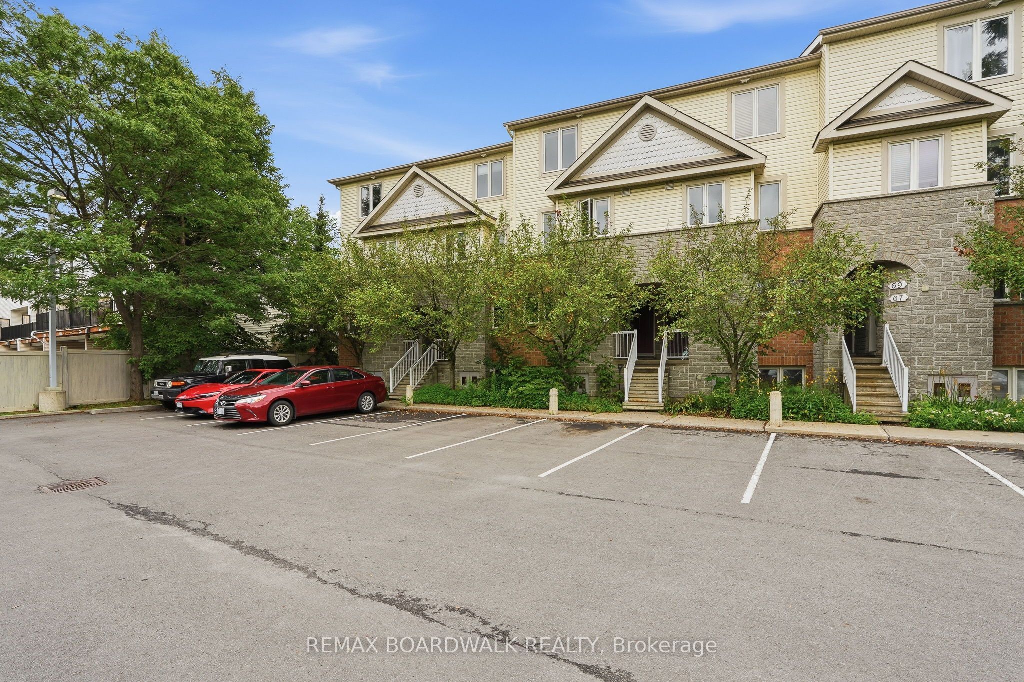 59 Strathaven Private 84, Cyrville - Carson Grove - Pineview, ON K1J 1K7 photo 2