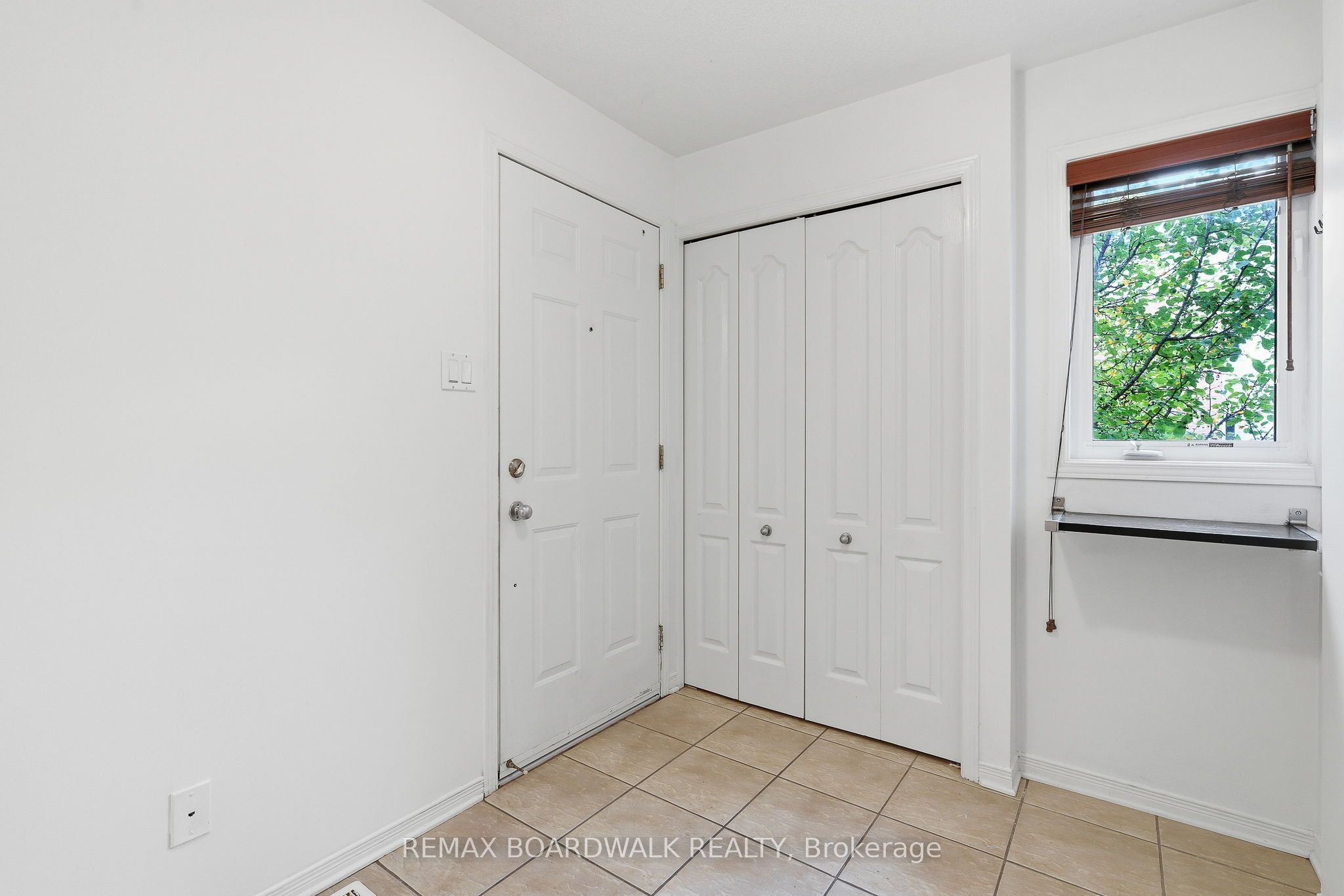 59 Strathaven Private 84, Cyrville - Carson Grove - Pineview, ON K1J 1K7 photo 5