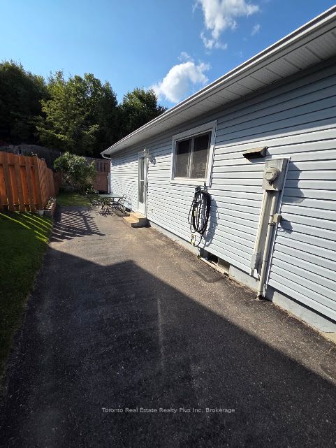 83 Laurier Road, Elliot Lake, ON P5A 2T9 photo 2