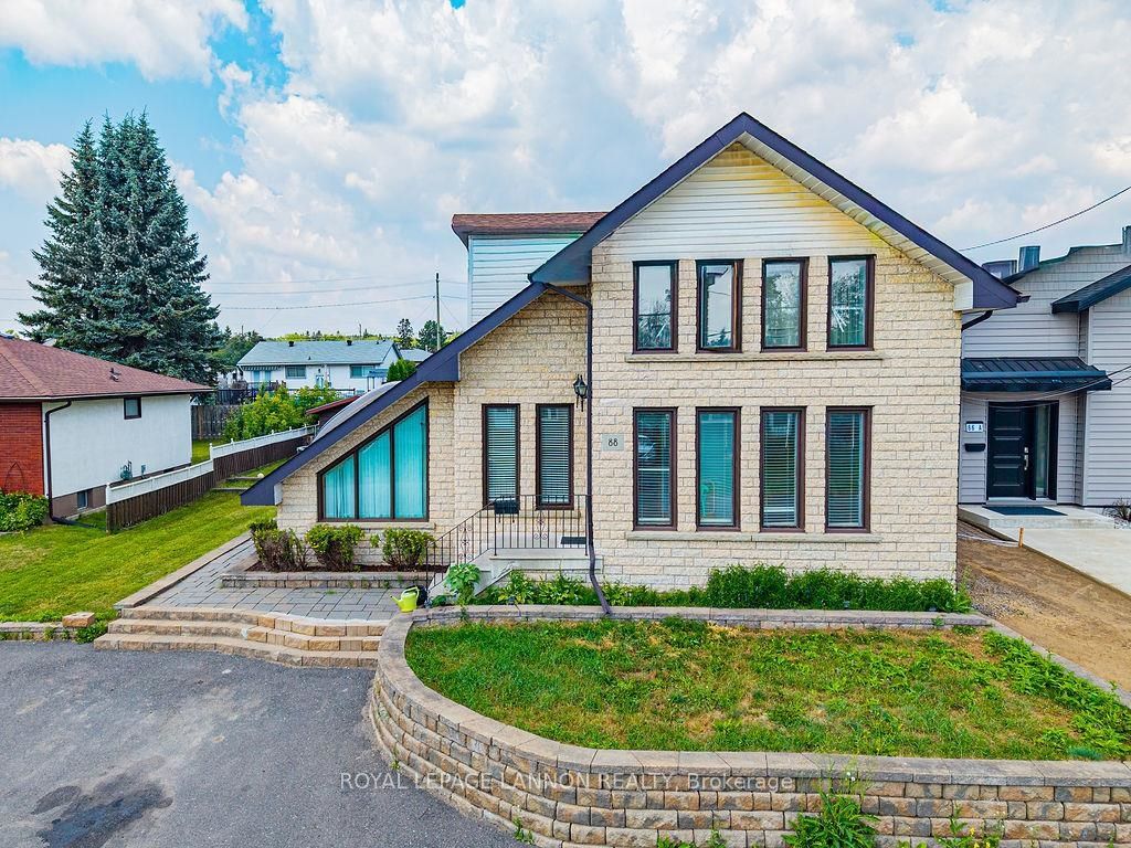 88 Carl Ave., Thunder Bay, ON P7B 4Z5
