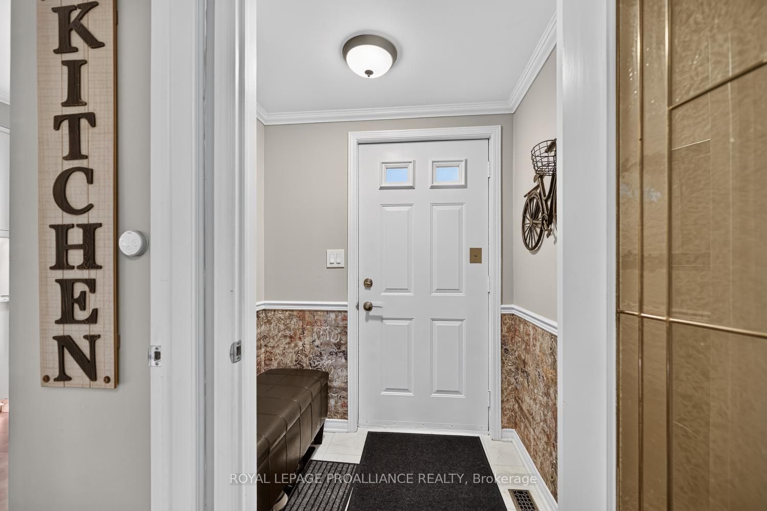 25 Country Club Place, Brockville, ON K6V 6T8 photo 3