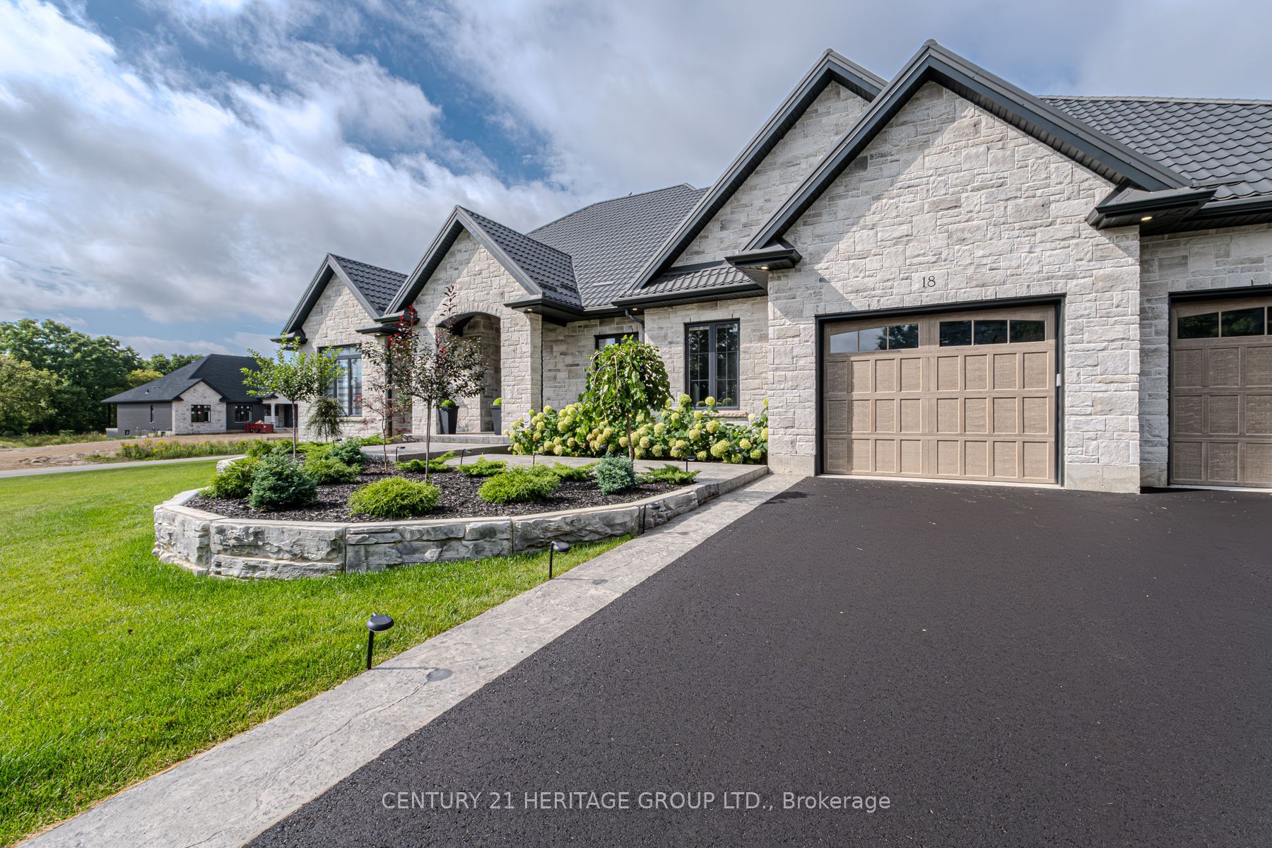 18 Bannister Street, Brant, ON N0E 1L0 photo 2