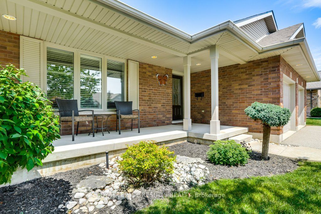 126 Glendale Drive, Tillsonburg, ON N4G 5V9 photo 3