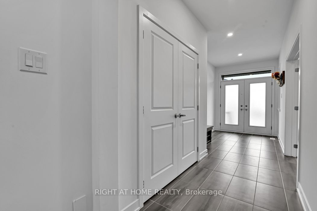 32 Edenbridge Court, Orleans - Convent Glen and Area, ON K1W 0P1 photo 3