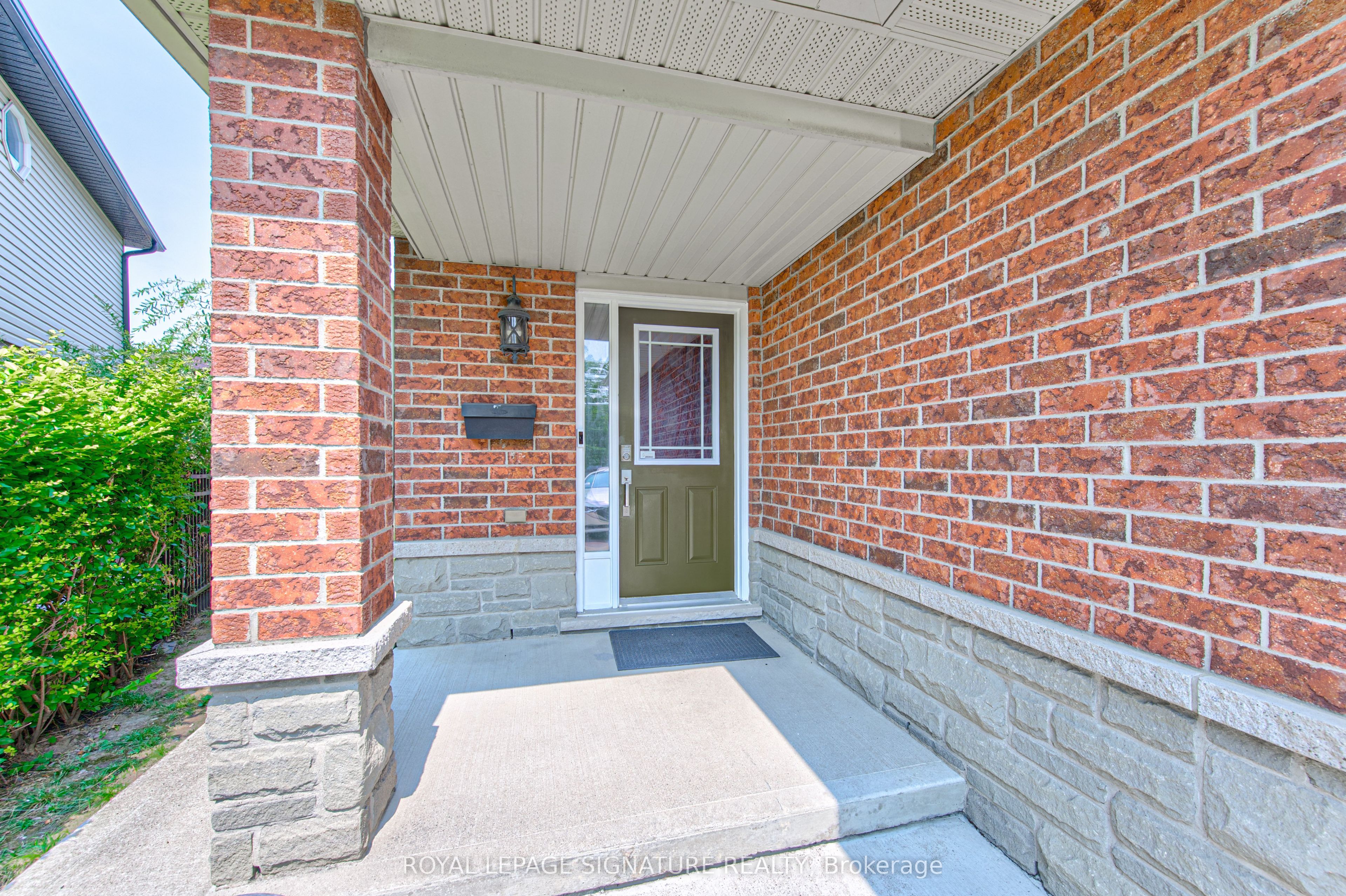 270 Springvalley Crescent, Hamilton, ON L9C 0B4 photo 3