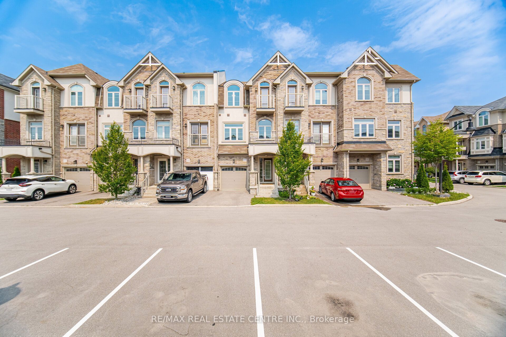 137 Borers Creek Circle, Hamilton, ON L8B 1W3 photo 3