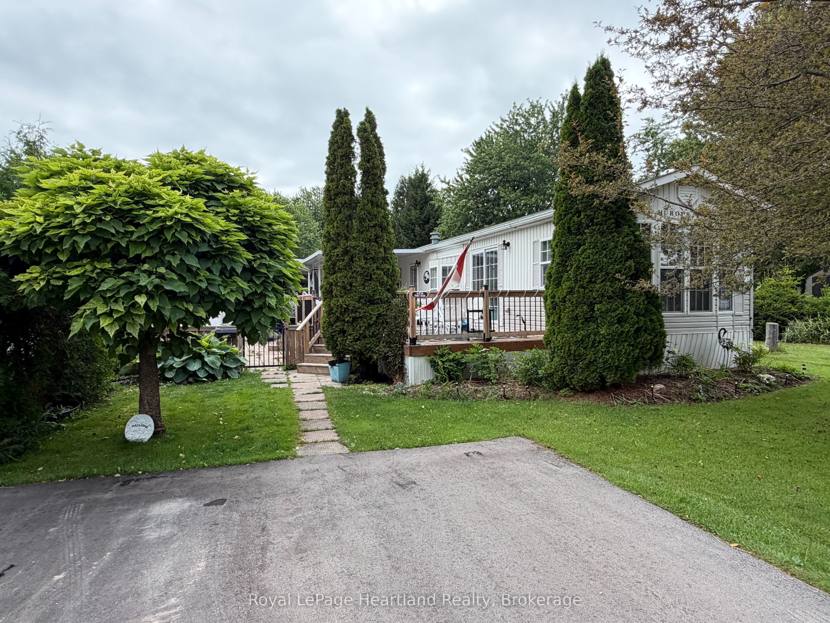 77719 BLUEWATER HWY-45 PORTSIDE Highway, Central Huron, ON N0M 1G0 photo 2
