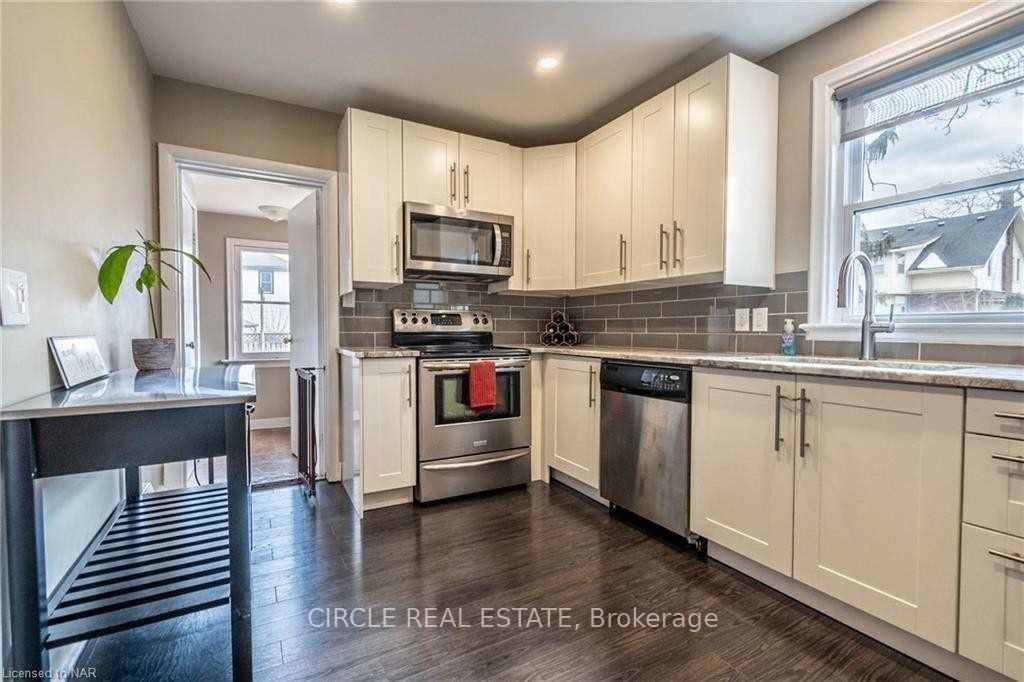 4 Chelsea Street, St. Catharines, ON L2P 3B8 photo 2