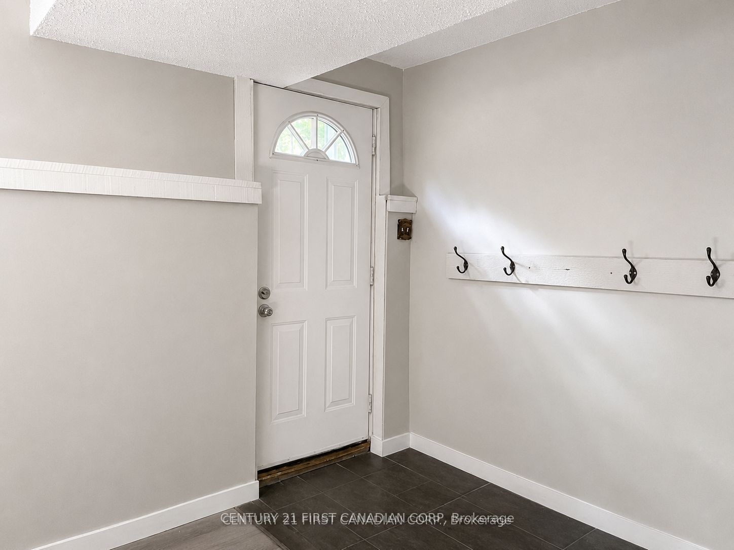 1341 Aldersbrook Road, London North, ON N6G 3J1 photo 2