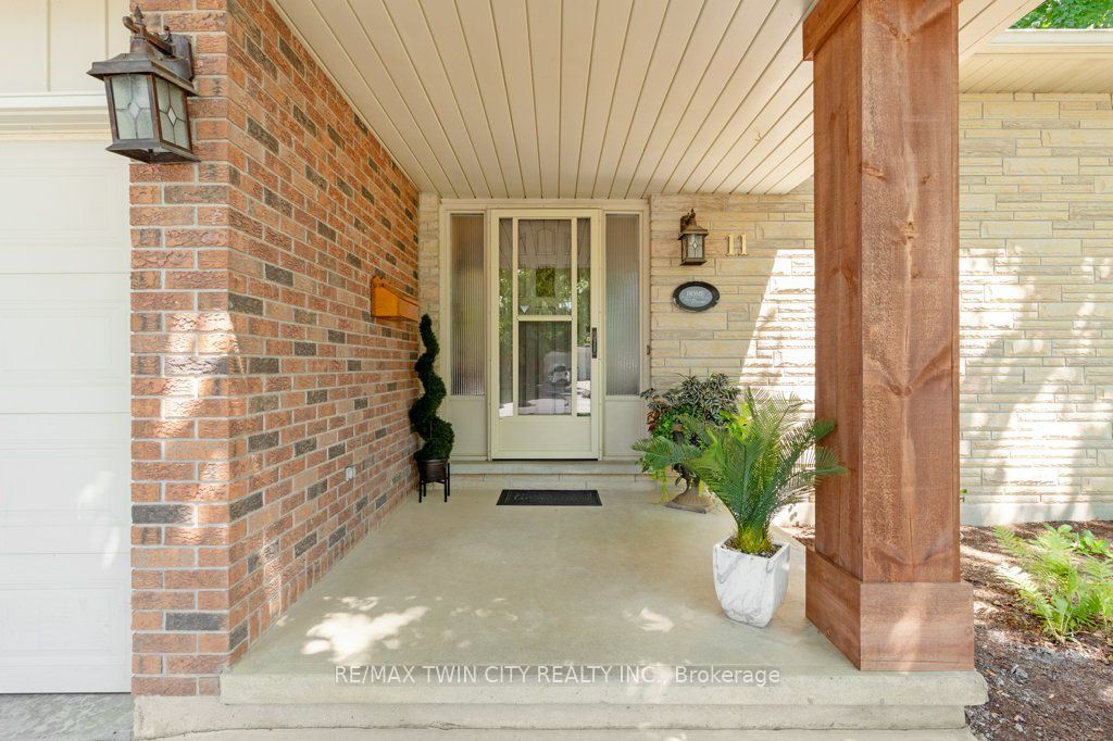 11 Grey Owl Drive, Woolwich, ON N3B 1S4 photo 3