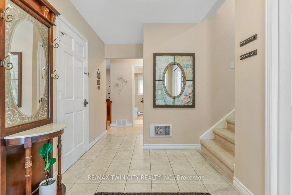 11 Grey Owl Drive, Woolwich, ON N3B 1S4 photo 5