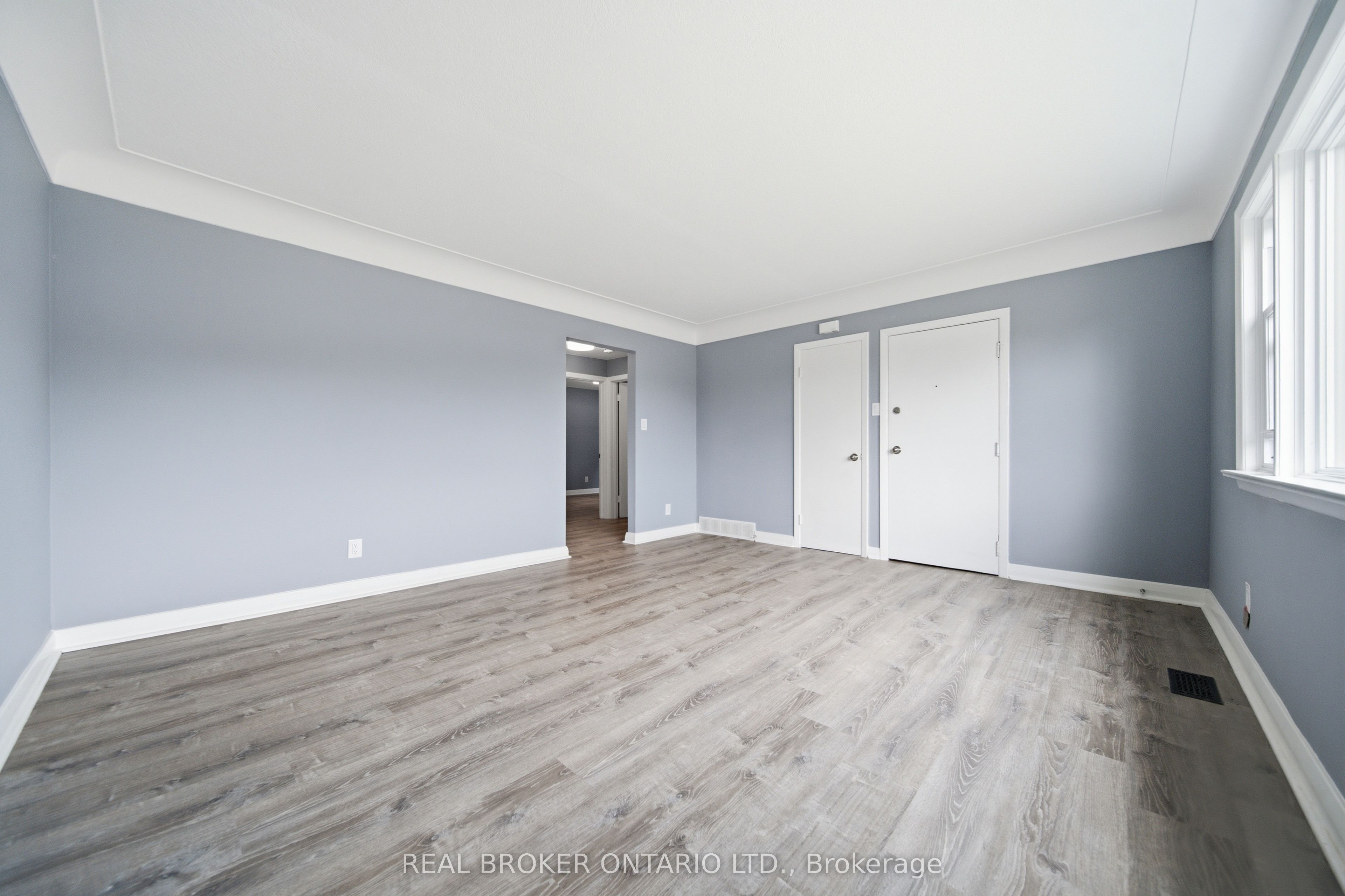 293 Highland Road E B, Kitchener, ON N2M 3W6 photo 3
