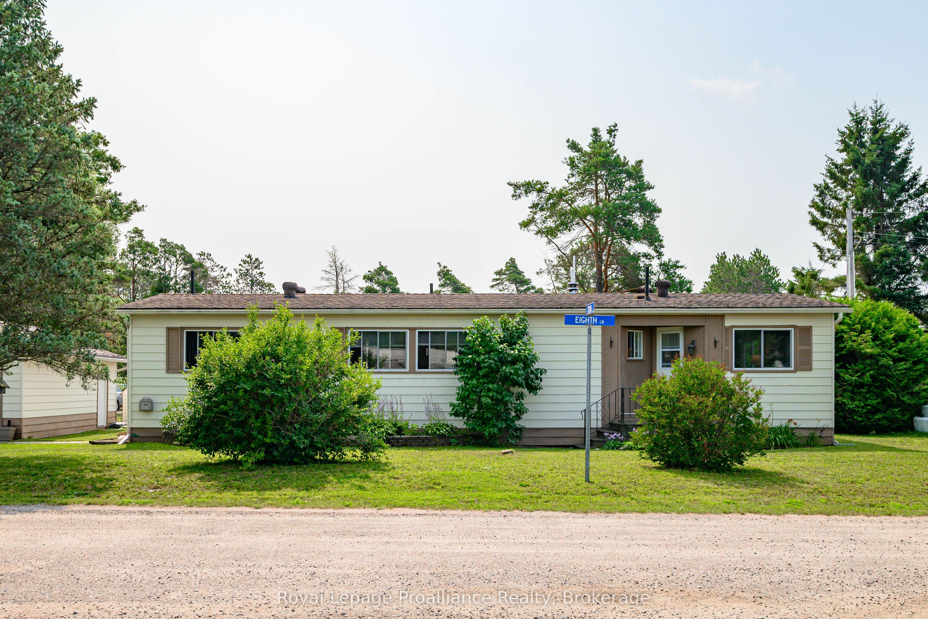 1064 Eighth Lane, Minden Hills, ON K0M 2K0 photo 3