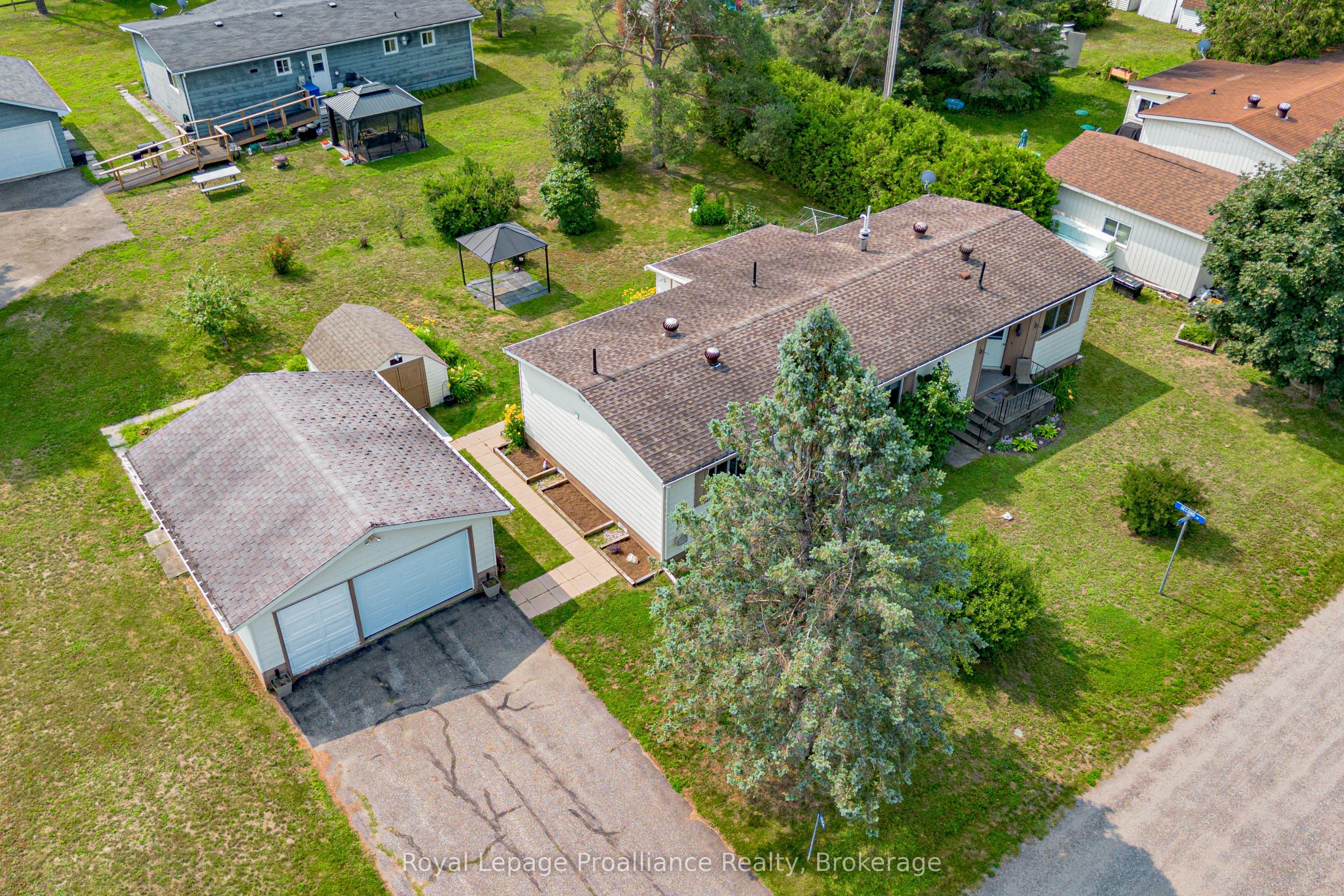 1064 Eighth Lane, Minden Hills, ON K0M 2K0 photo 4
