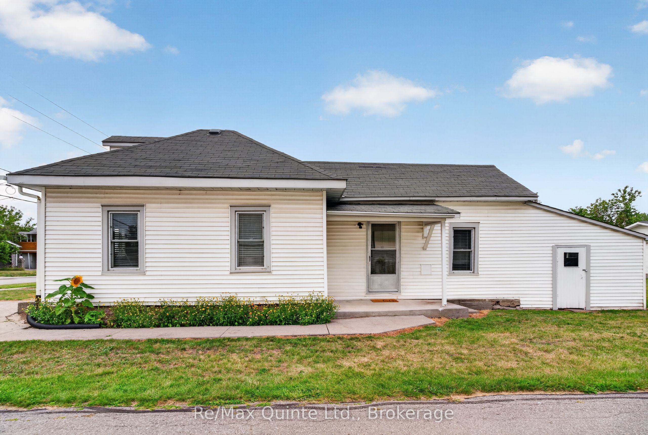 55 S George Street, Belleville, ON K8N 3G7 photo 3