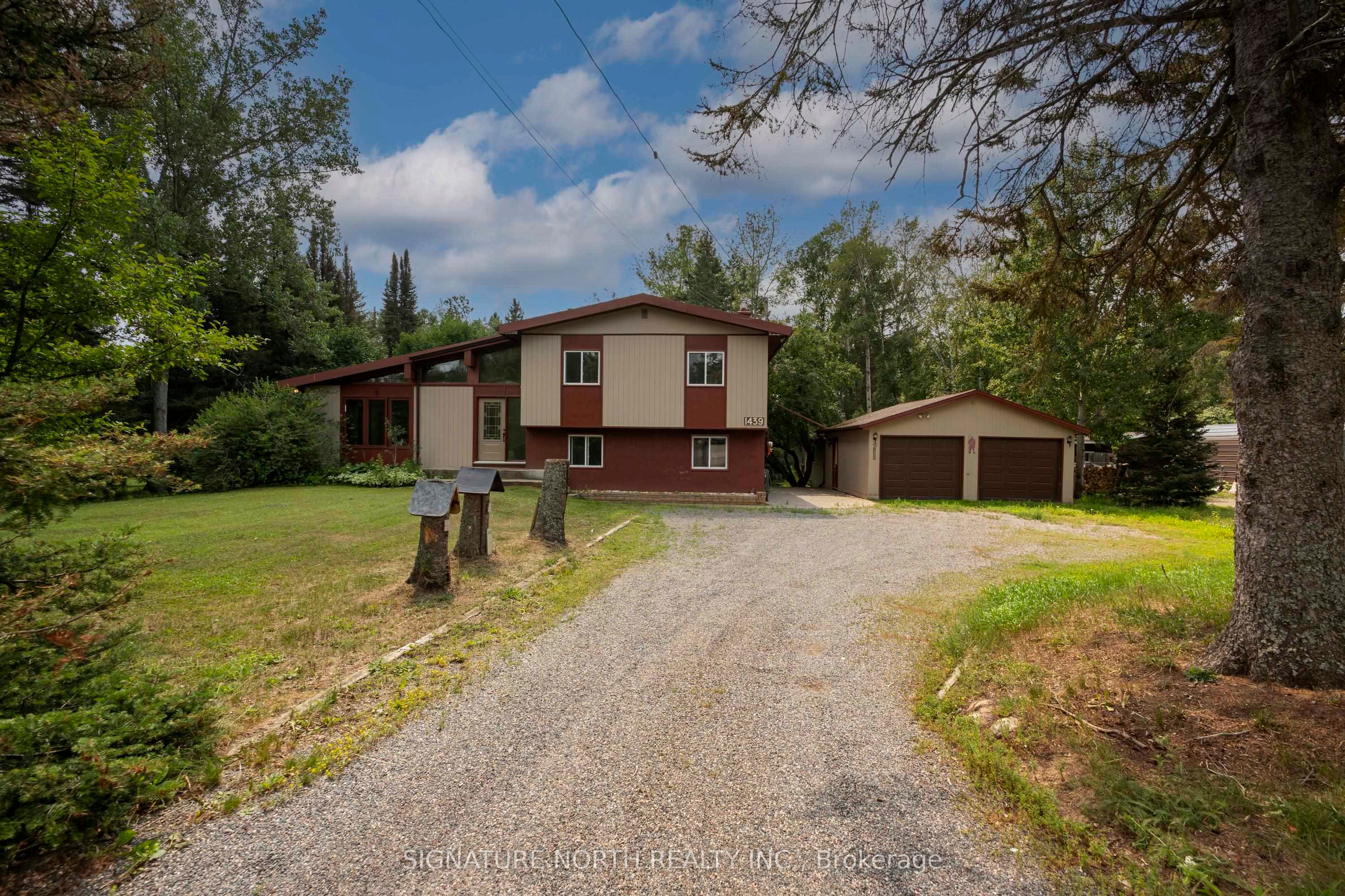 1439 Louis Street, Thunder Bay, ON P7G 1J6 photo 2